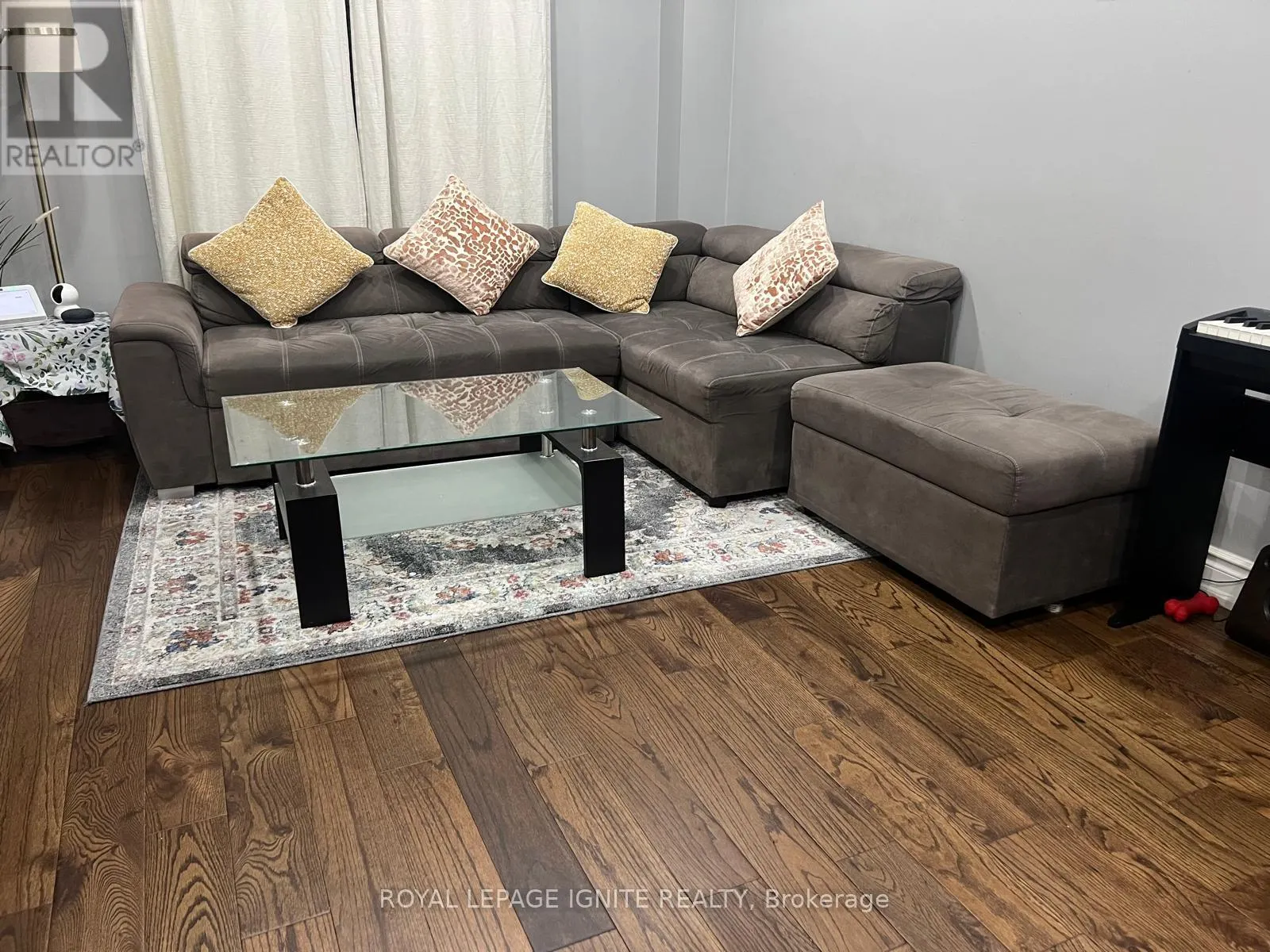 3964 COACHMAN CIRCLE