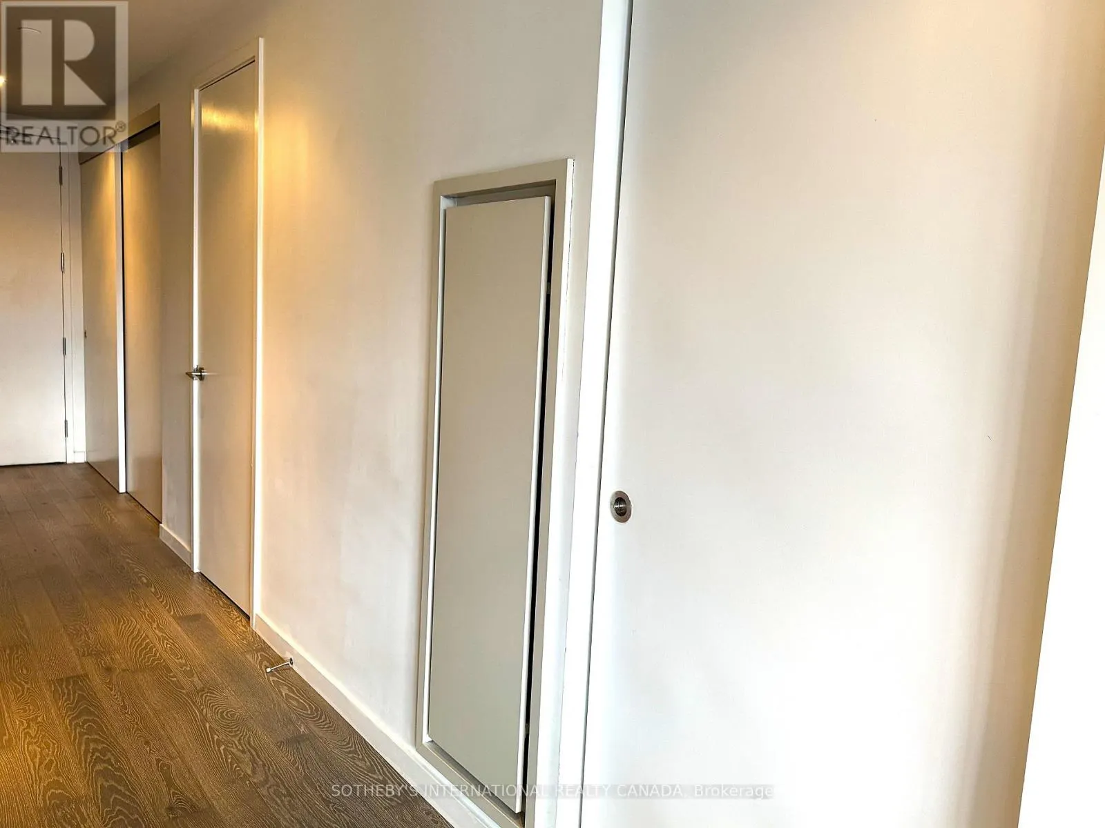 383 SORAUREN AVENUE