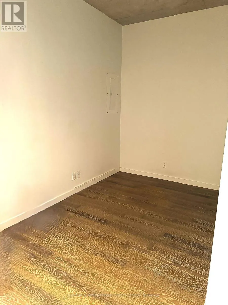 383 SORAUREN AVENUE