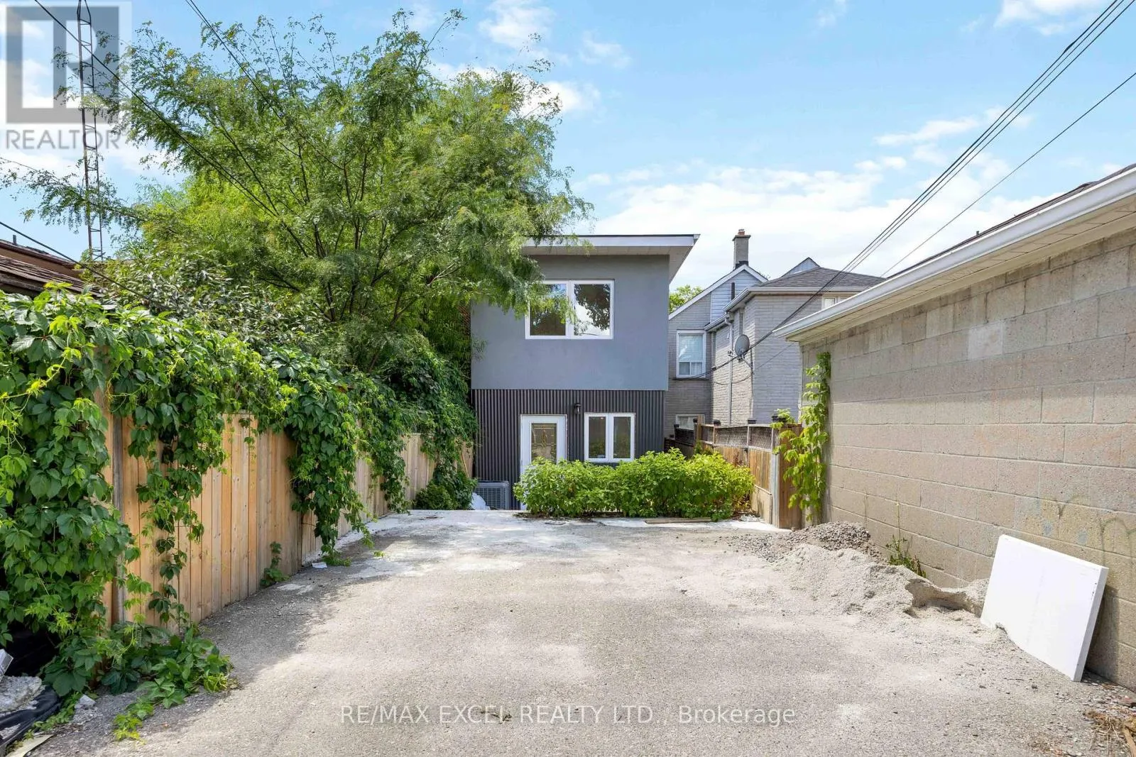75 HARVIE AVENUE