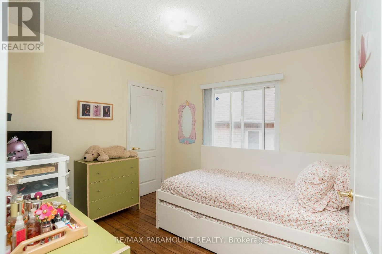 19 RIVER ROCK CRESCENT