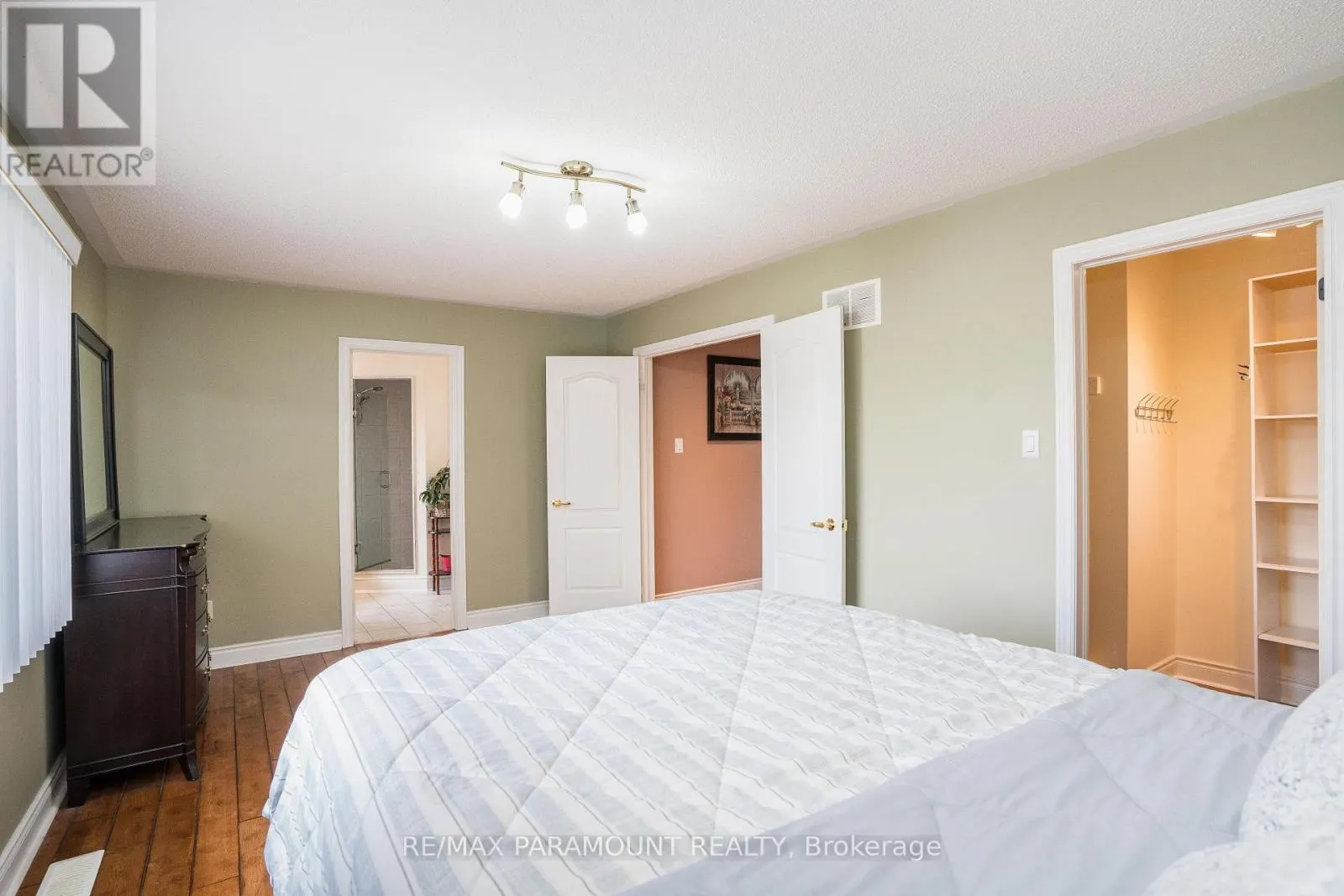 19 RIVER ROCK CRESCENT