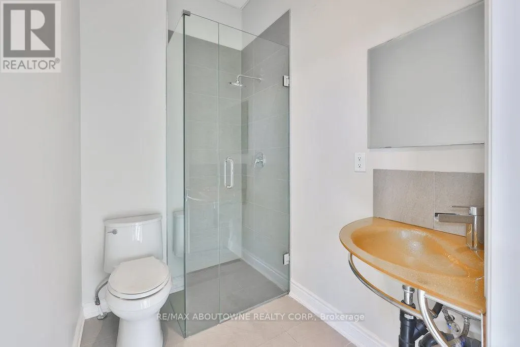 8 - 120 BRONTE ROAD