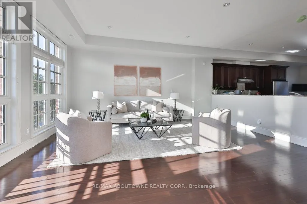 8 - 120 BRONTE ROAD