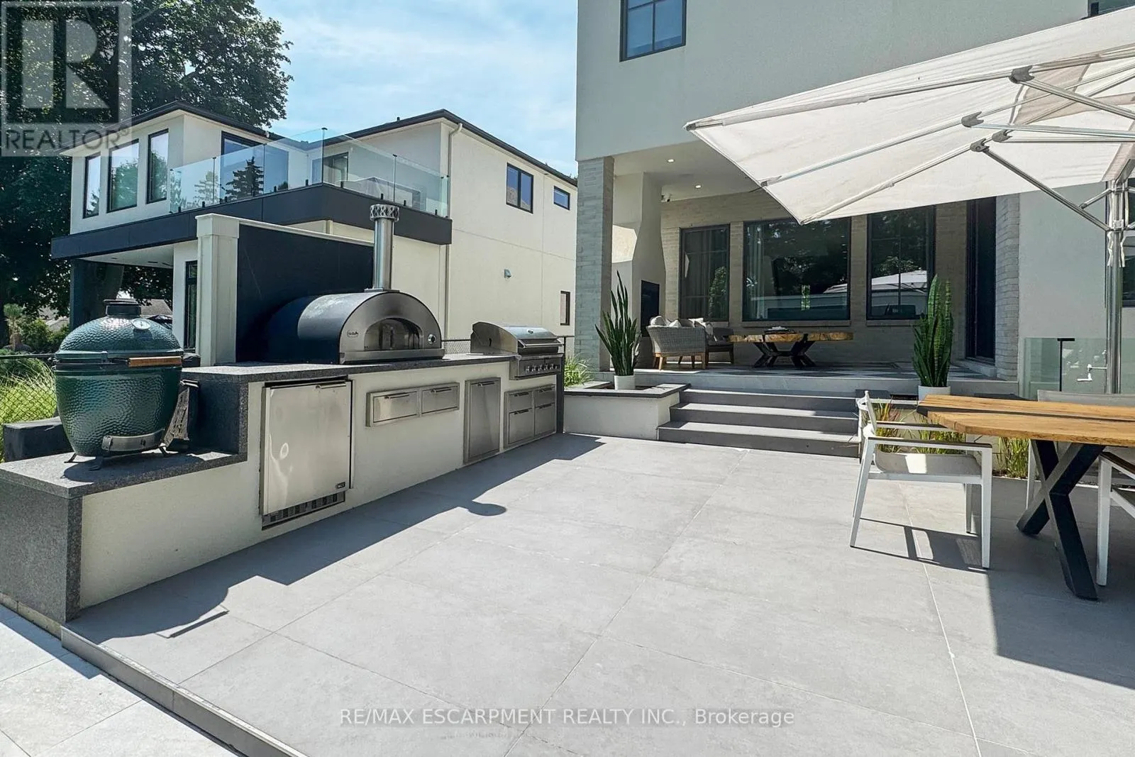 977 GORTON AVENUE