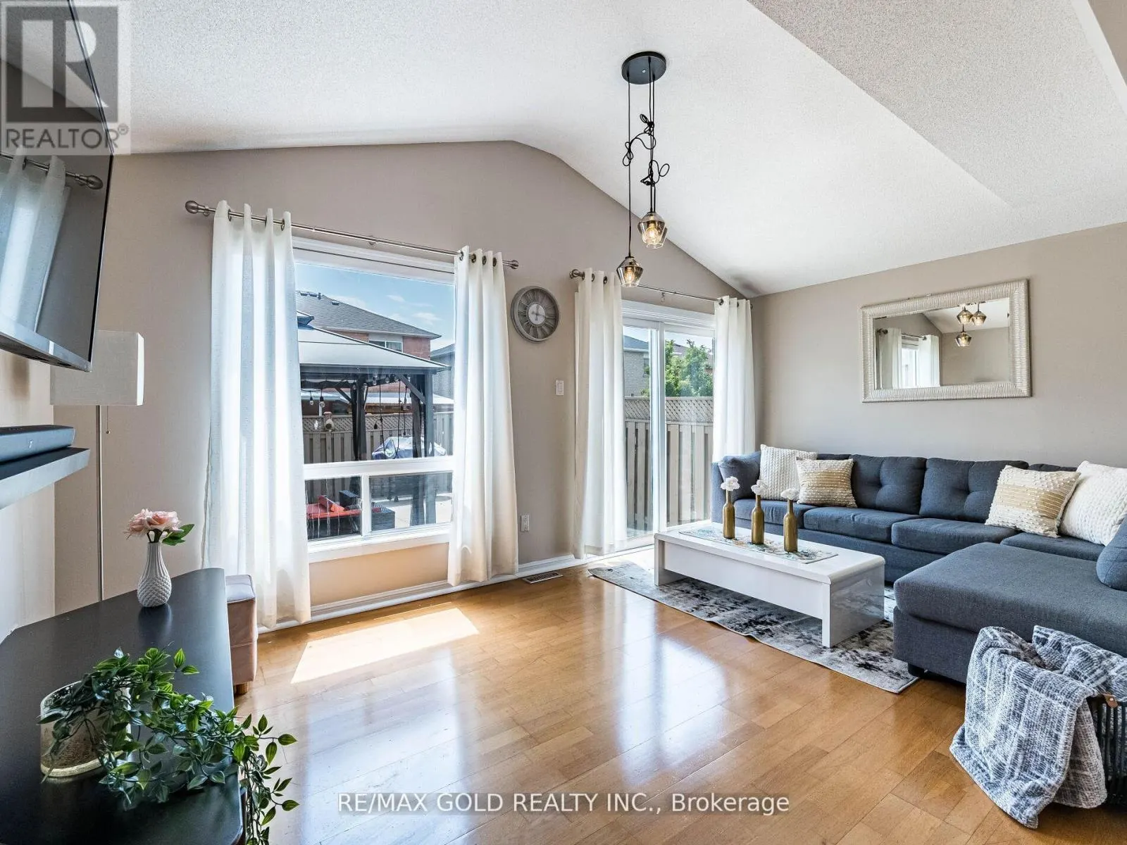 35 GARIBALDI DRIVE