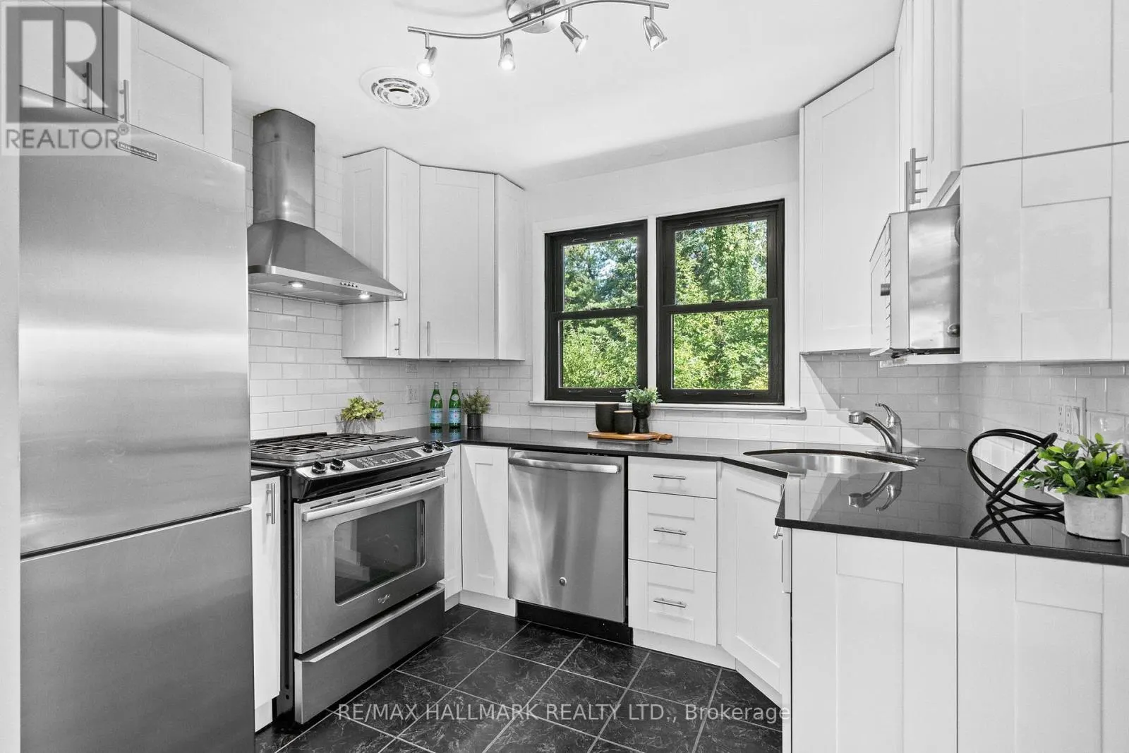 441 JEANETTE DRIVE