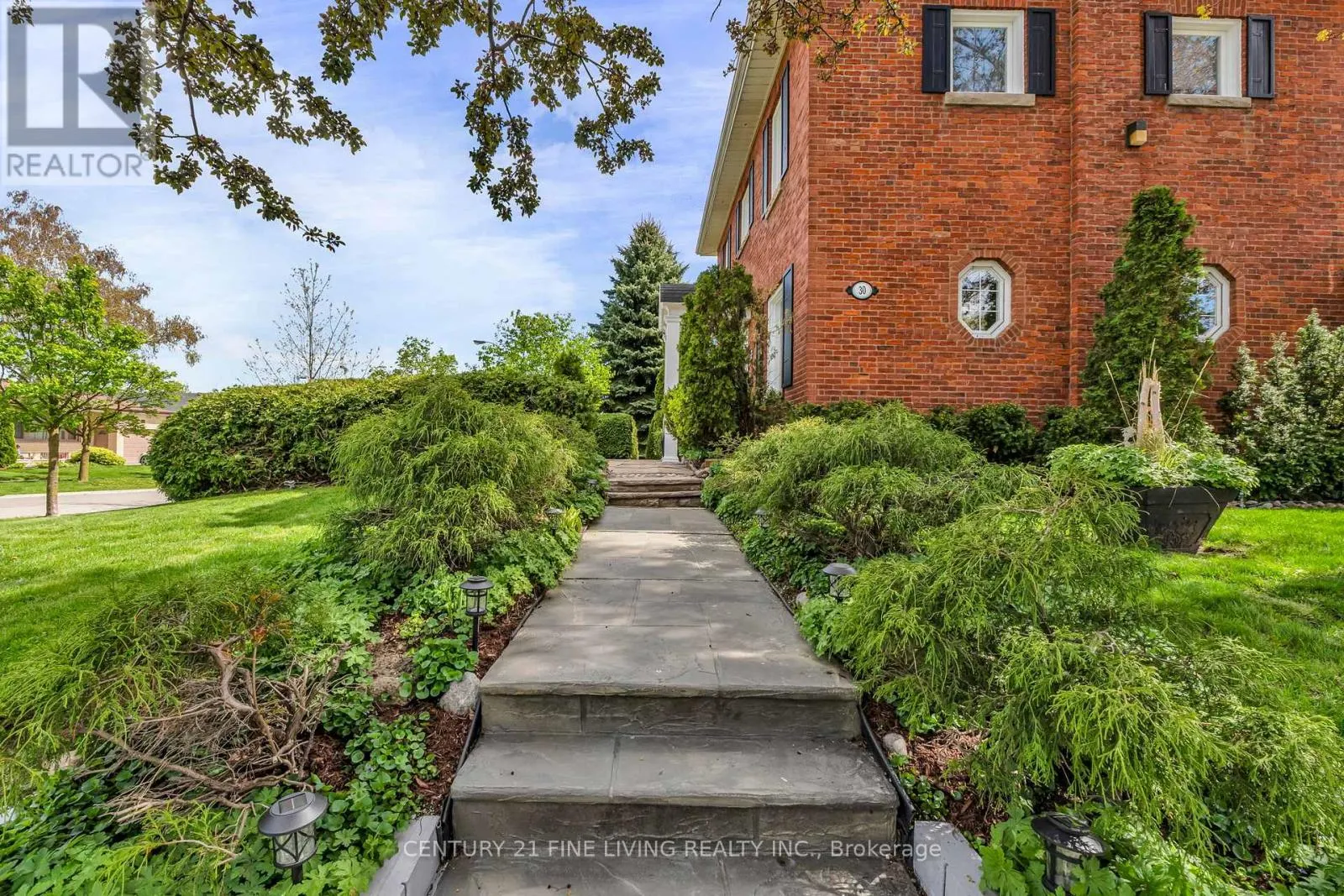 30 NORGROVE CRESCENT