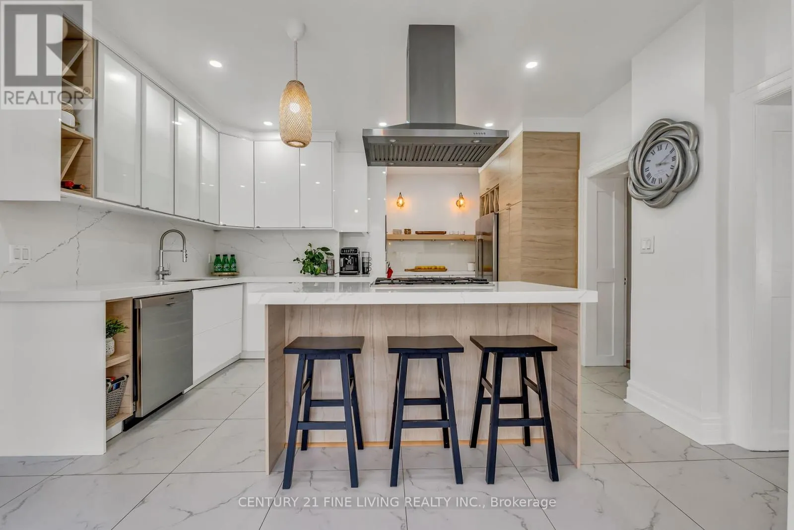 30 NORGROVE CRESCENT