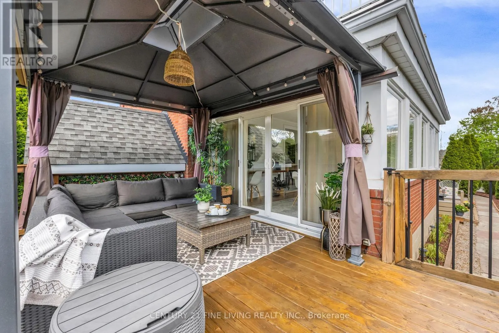 30 NORGROVE CRESCENT