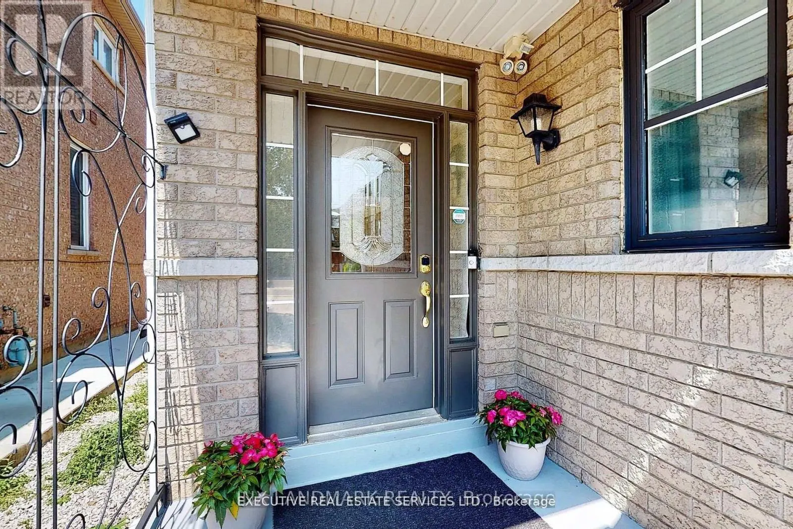37 MARTREE CRESCENT