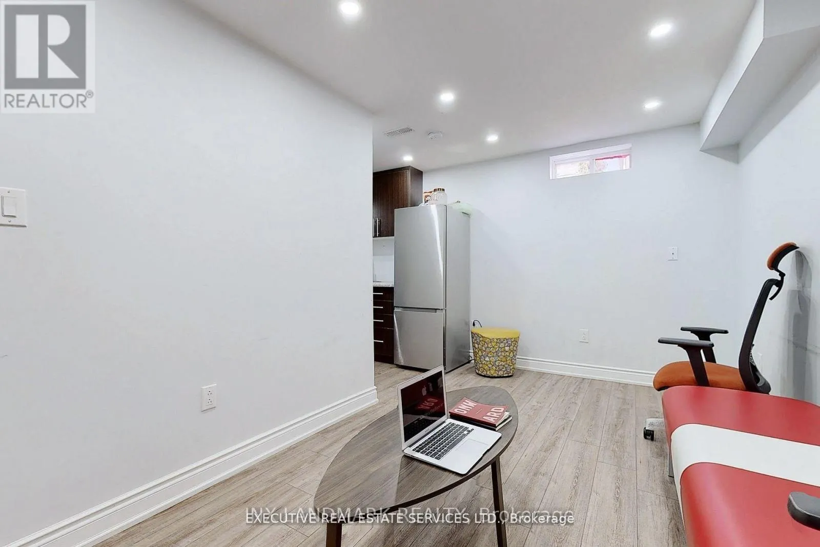 37 MARTREE CRESCENT