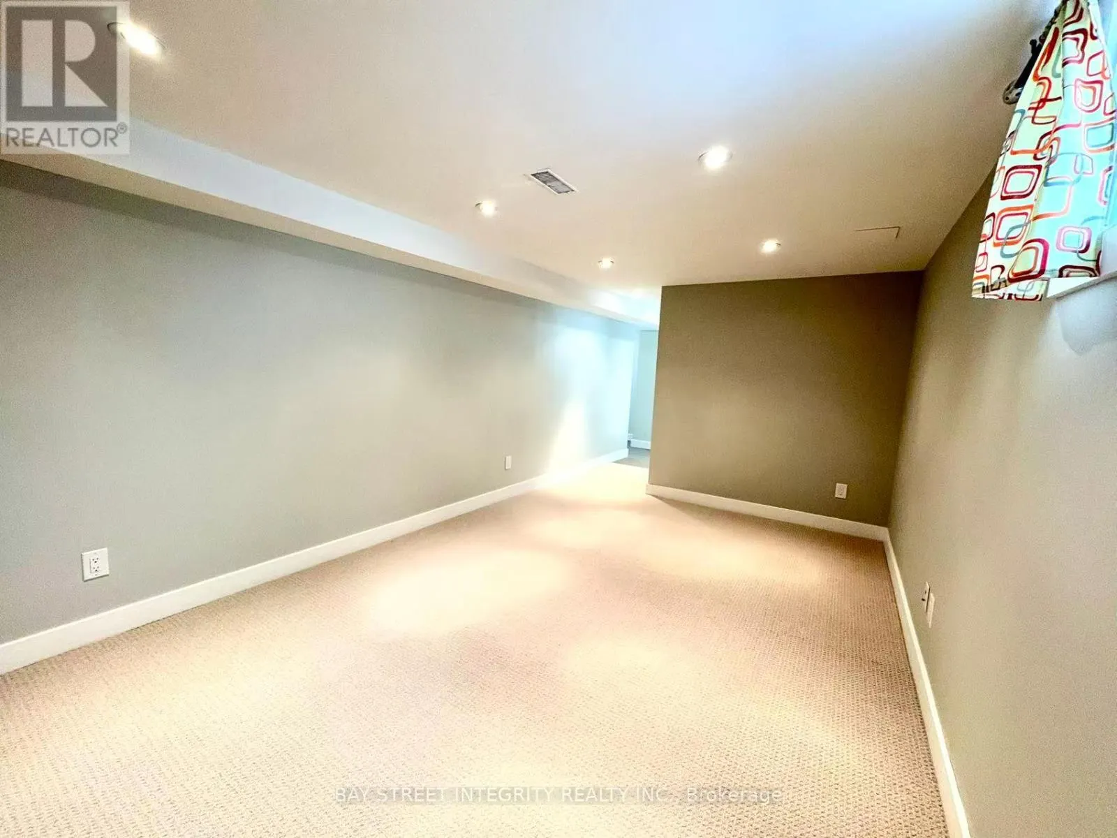 1270 CROSSFIELD BEND
