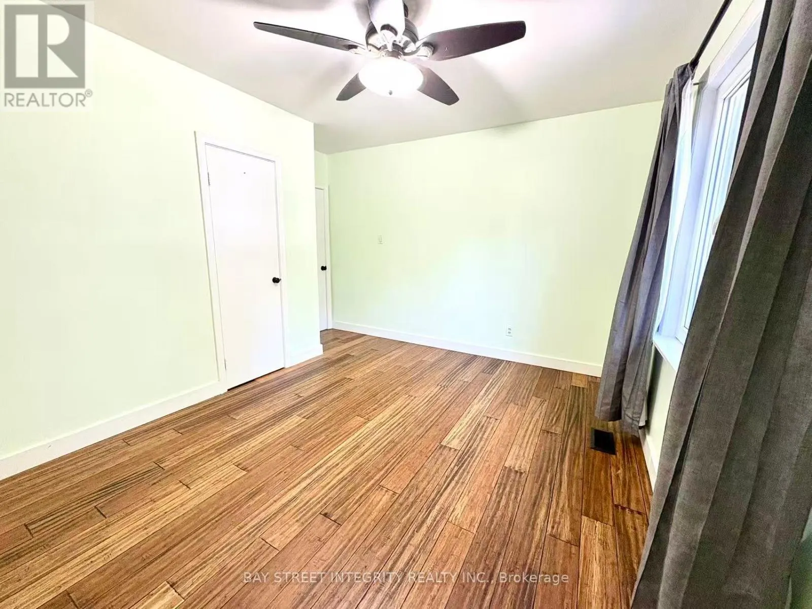 1270 CROSSFIELD BEND