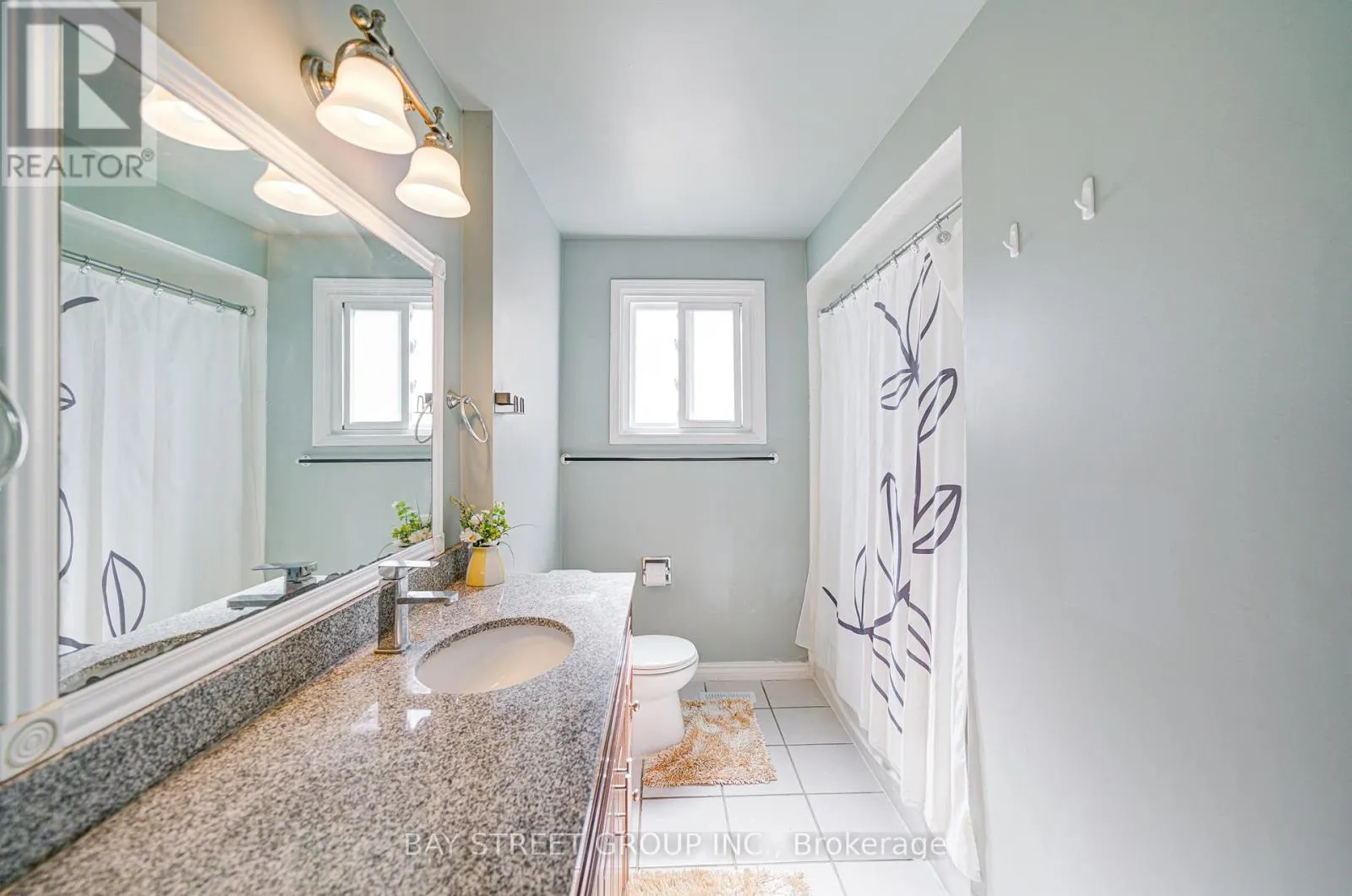 572 RIDEAU GATE