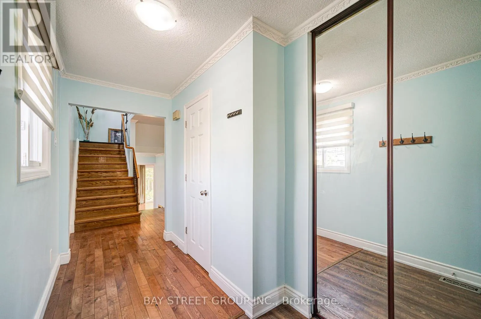572 RIDEAU GATE