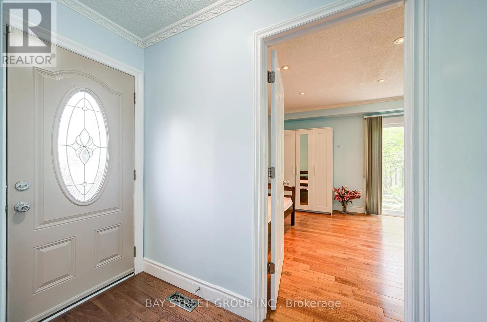 572 RIDEAU GATE