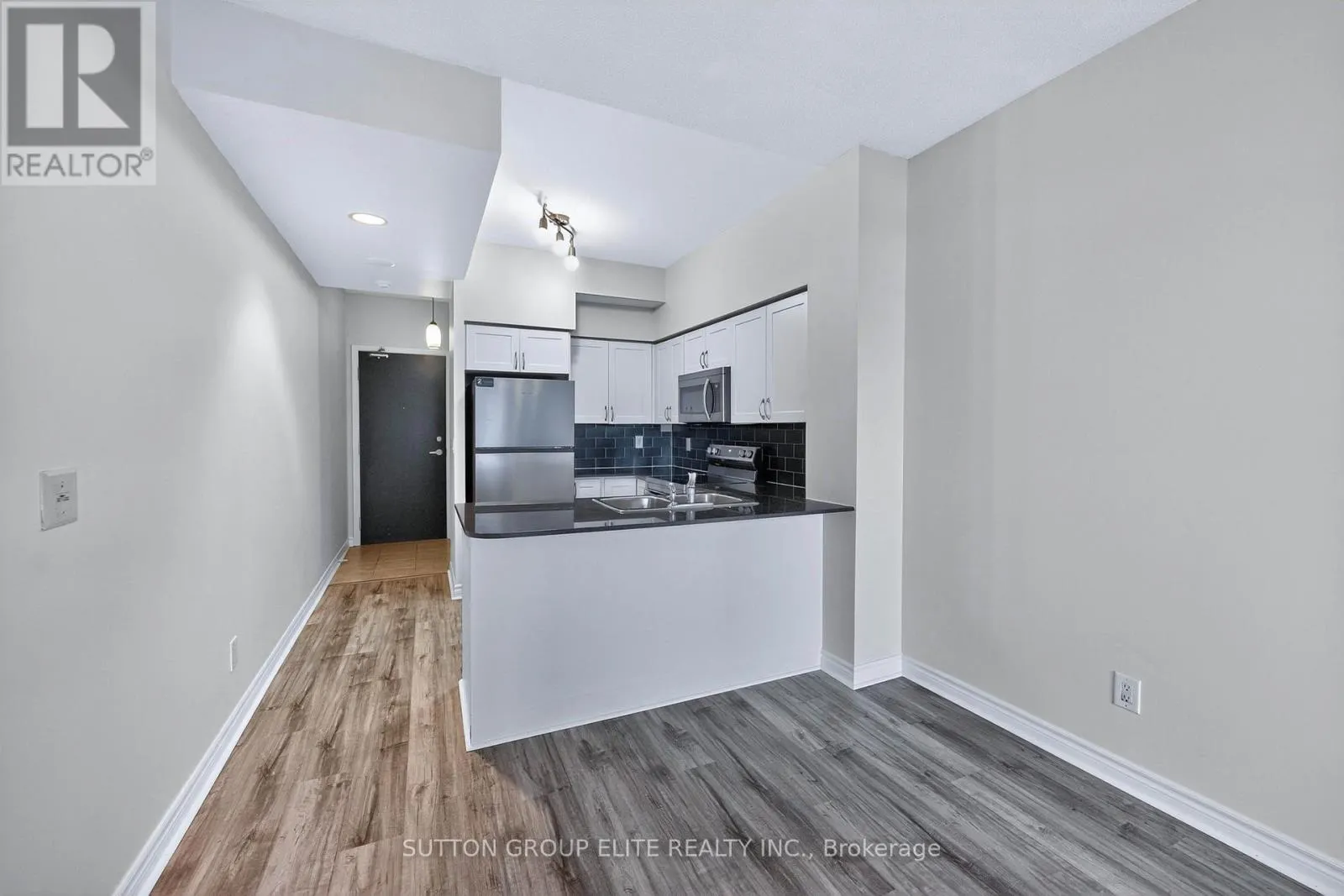 1407 - 388 PRINCE OF WALES DRIVE