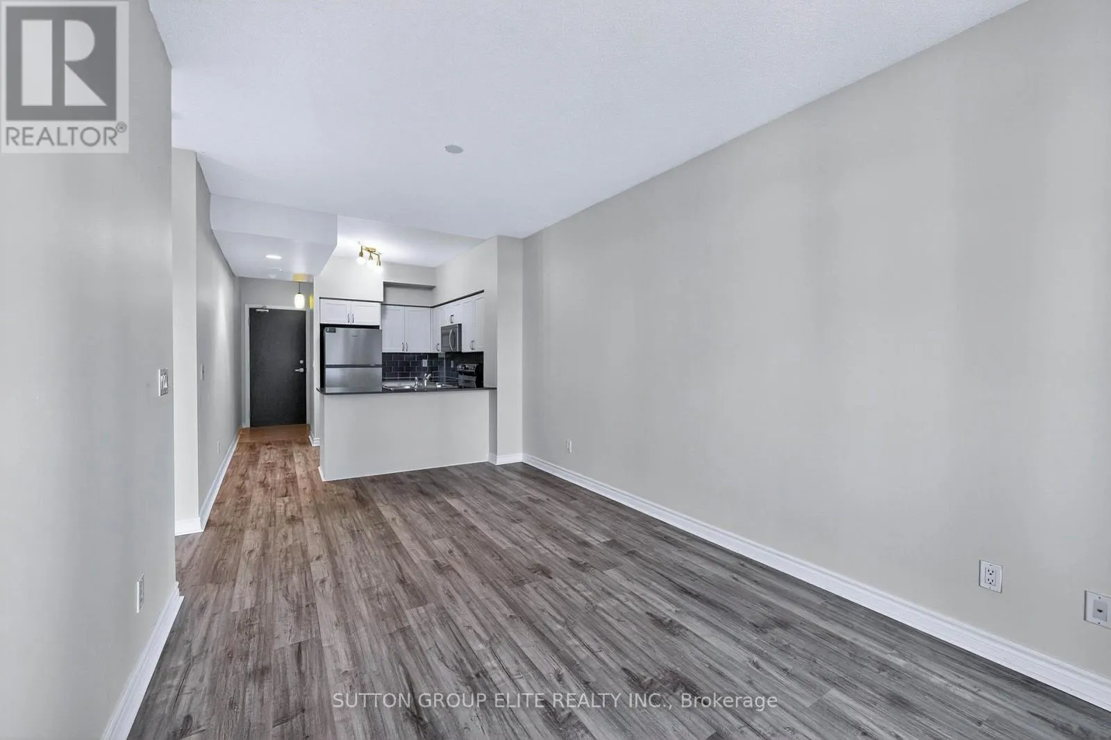 1407 - 388 PRINCE OF WALES DRIVE