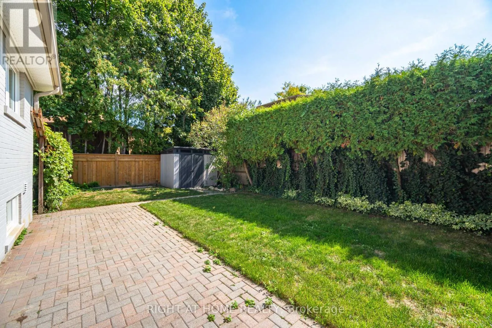 3 LETHBRIDGE AVENUE
