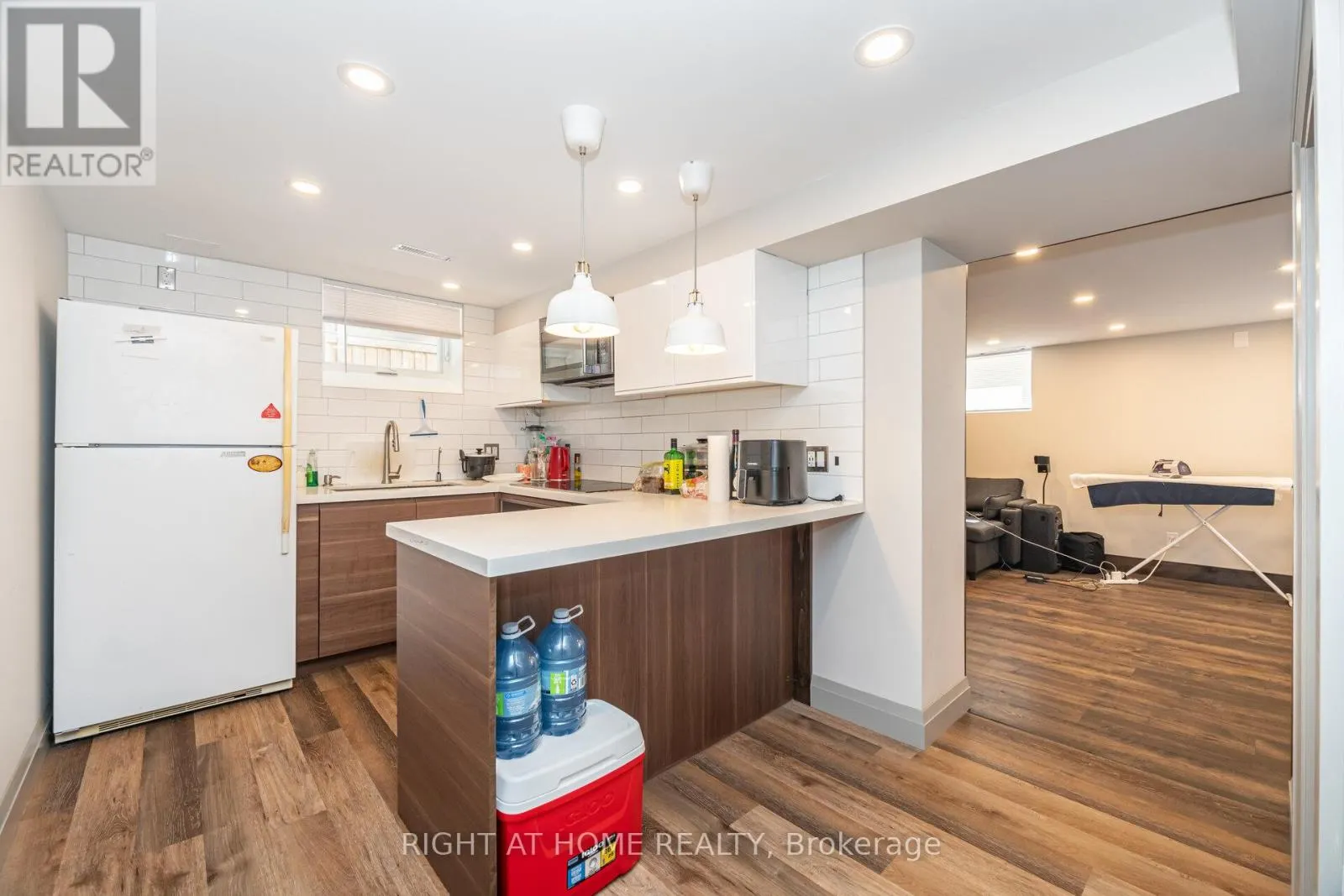 3 LETHBRIDGE AVENUE