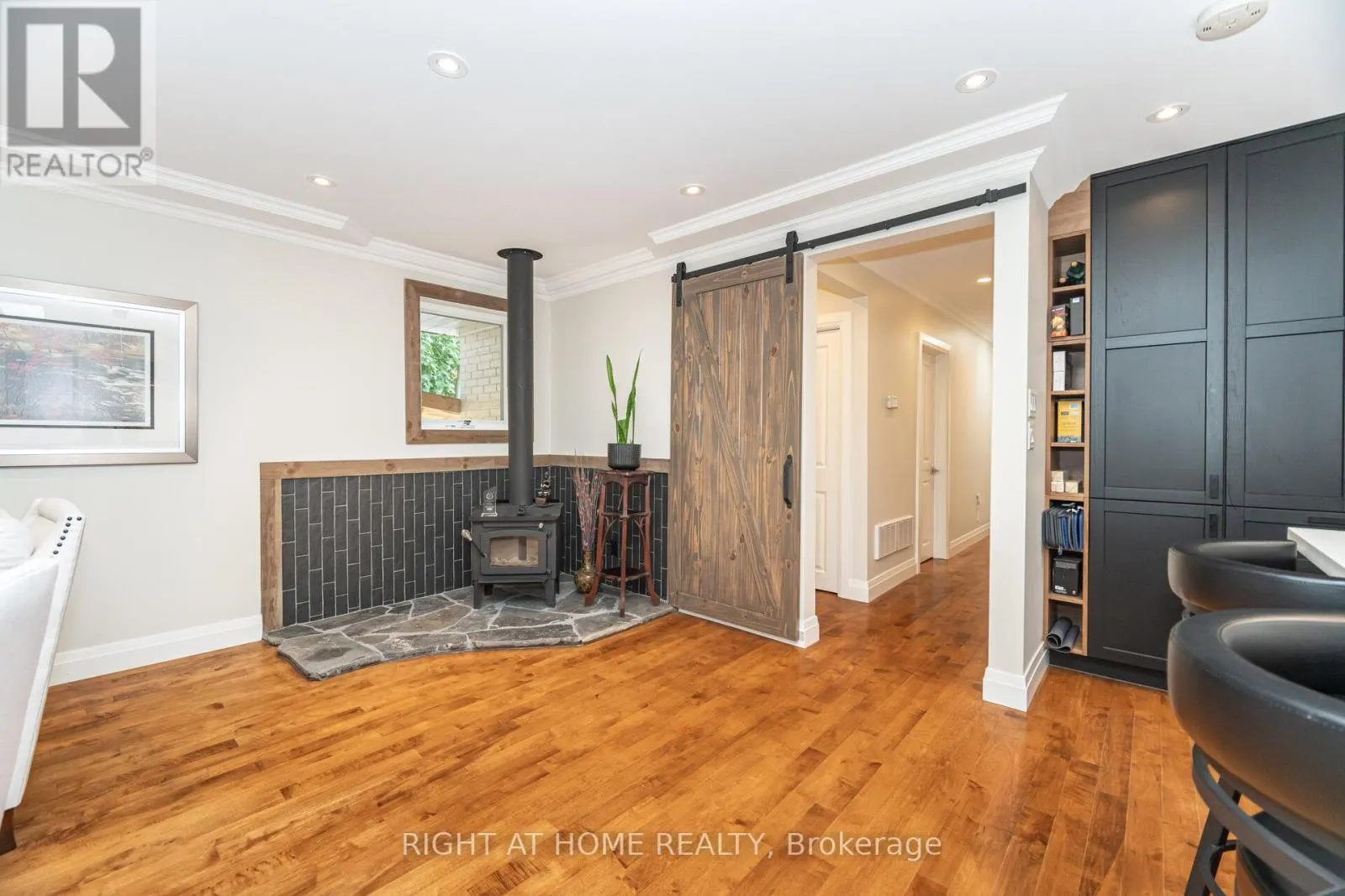 3 LETHBRIDGE AVENUE