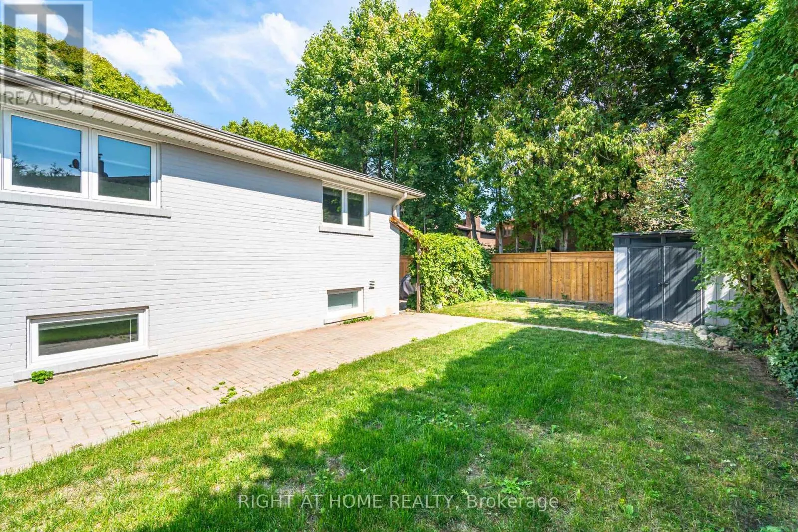 3 LETHBRIDGE AVENUE
