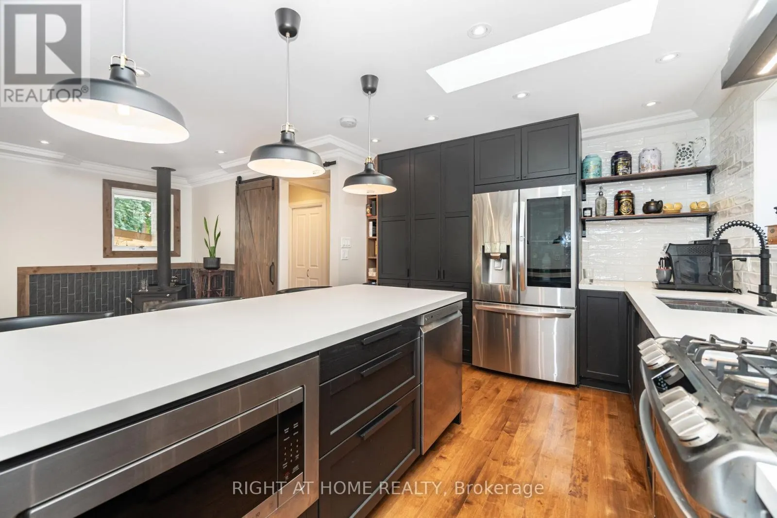3 LETHBRIDGE AVENUE