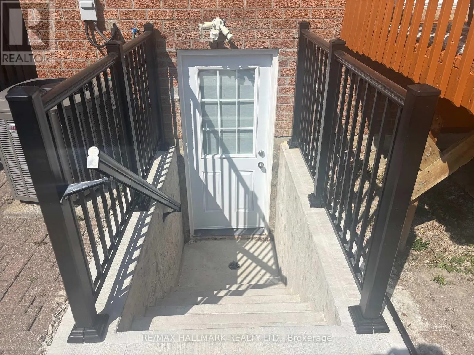 4 CUTTERS CRESCENT