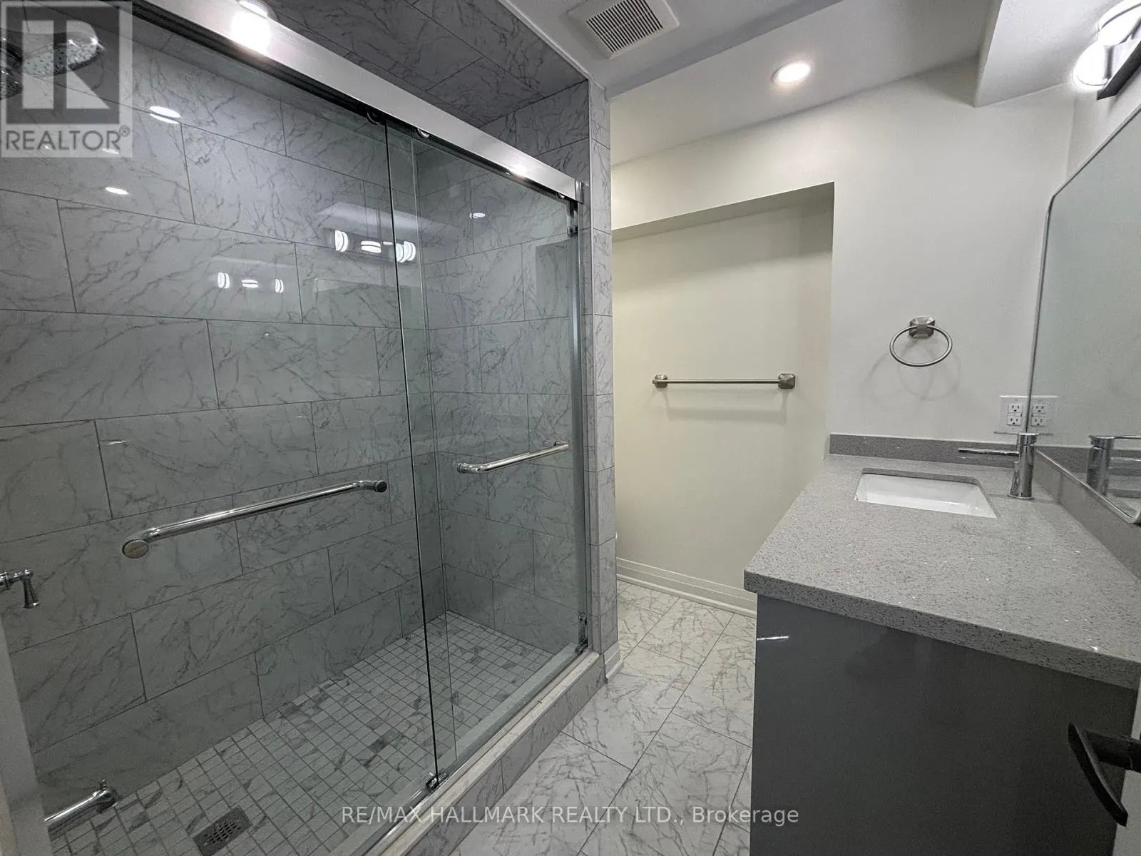 4 CUTTERS CRESCENT