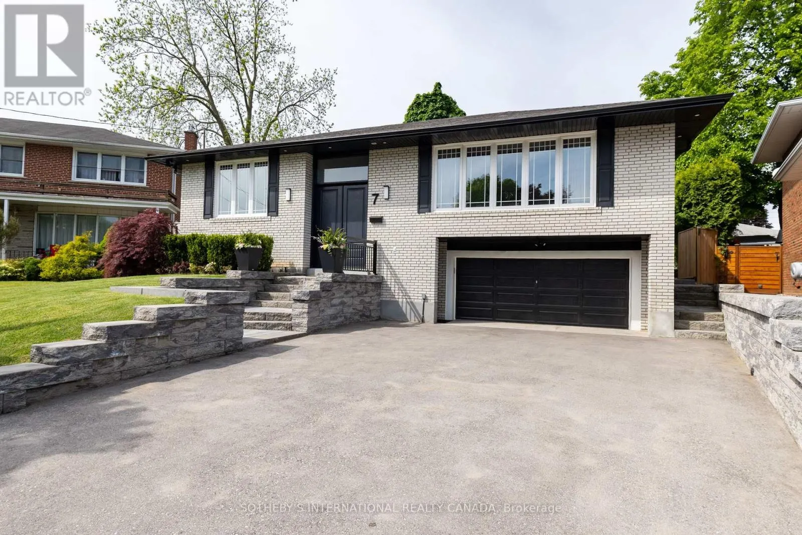 7 WELBROOKE PLACE