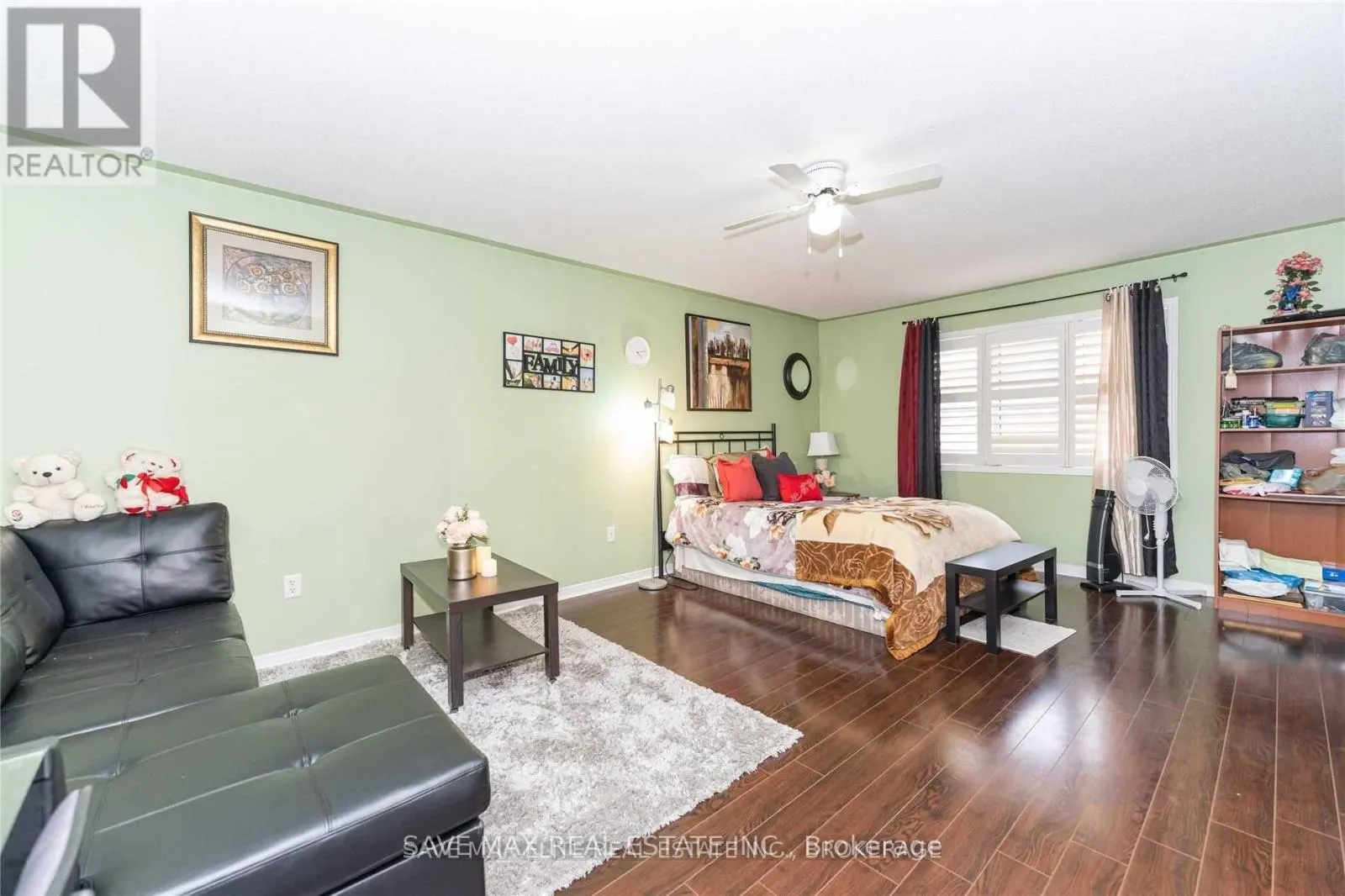12 MAVERICK CRESCENT