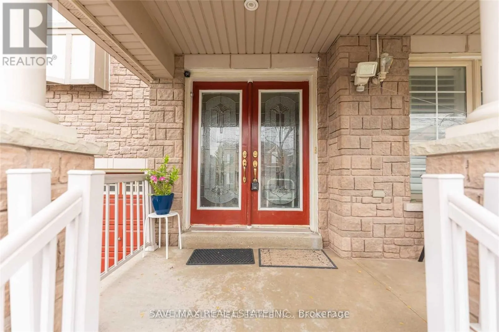 12 MAVERICK CRESCENT