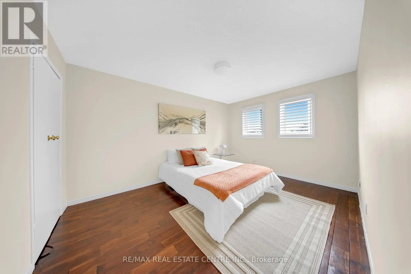 30 OAKLEA BOULEVARD
