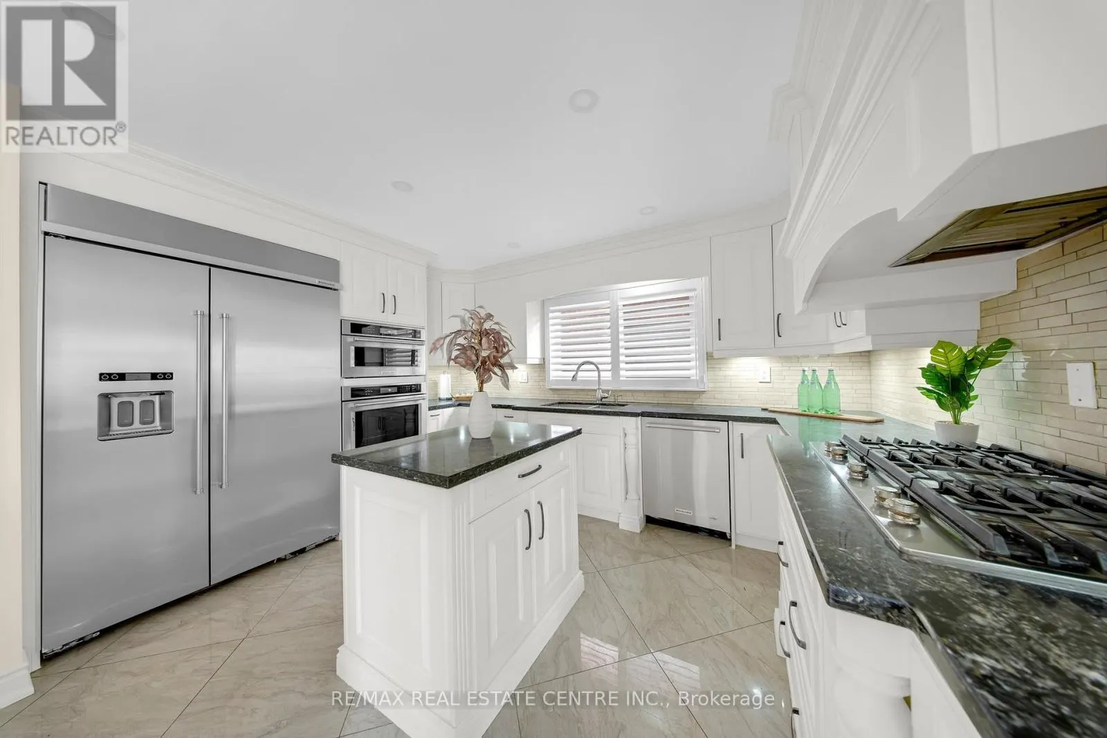 30 OAKLEA BOULEVARD