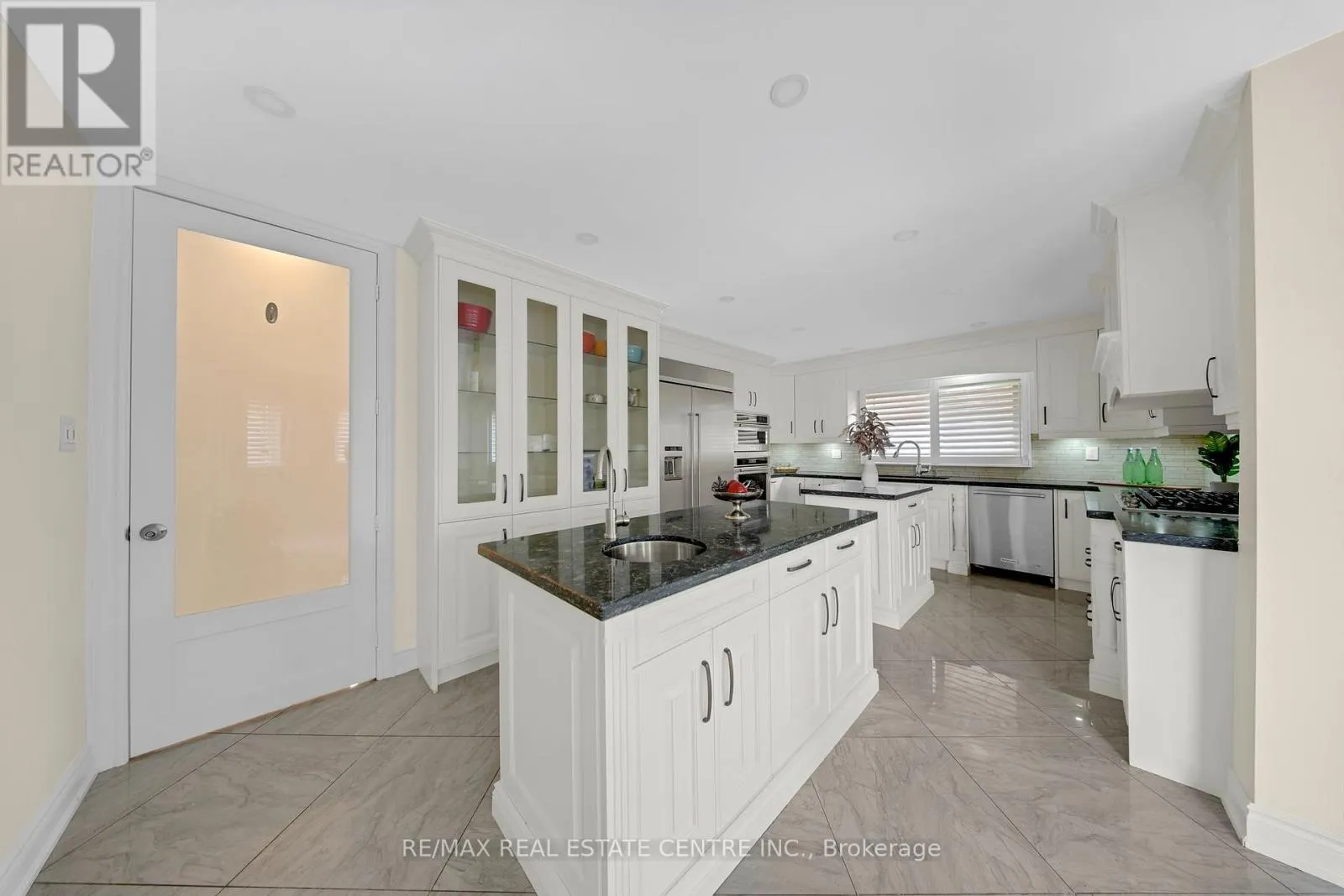 30 OAKLEA BOULEVARD