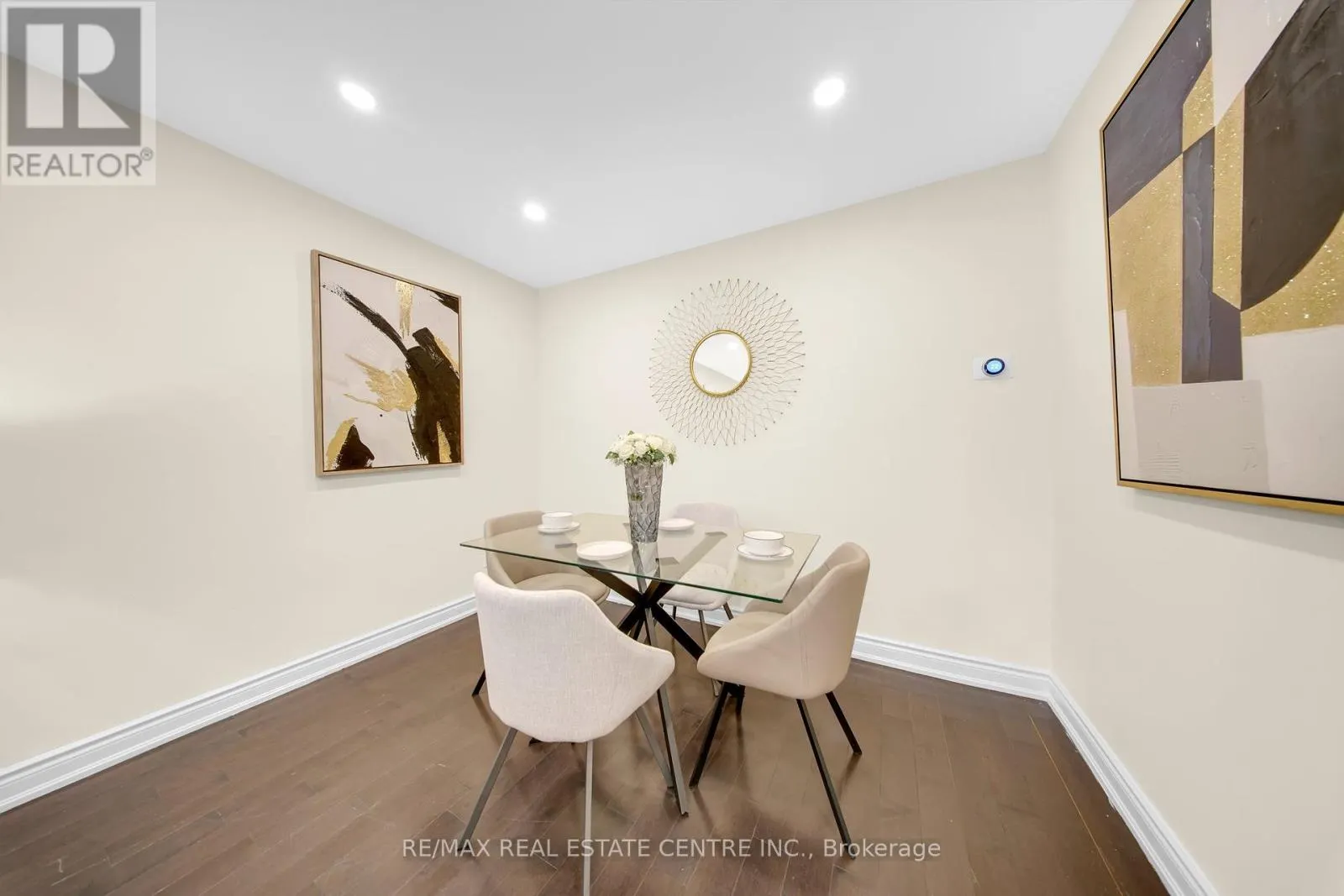 30 OAKLEA BOULEVARD