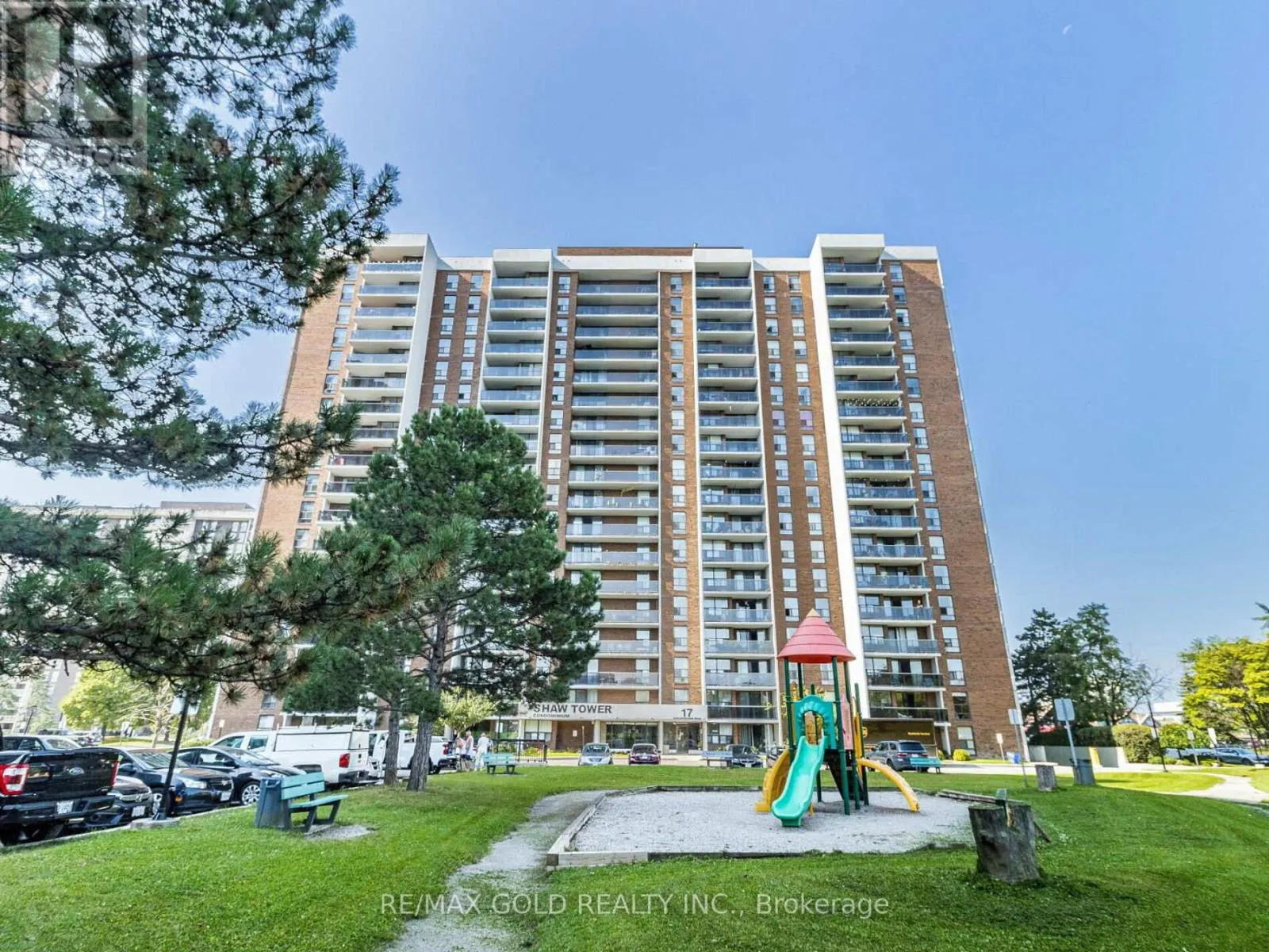 1010 - 17 KNIGHTSBRIDGE ROAD
