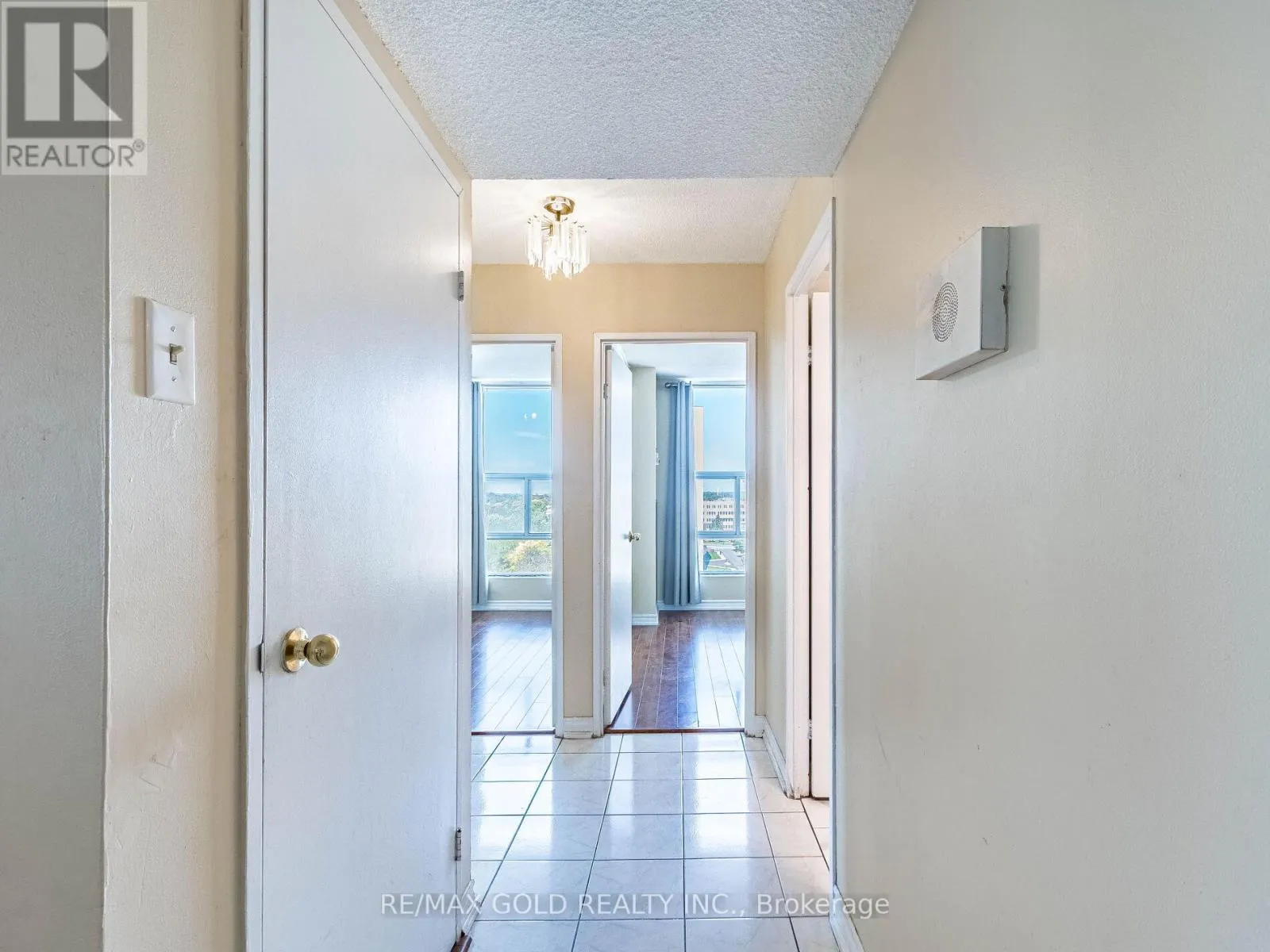 1010 - 17 KNIGHTSBRIDGE ROAD