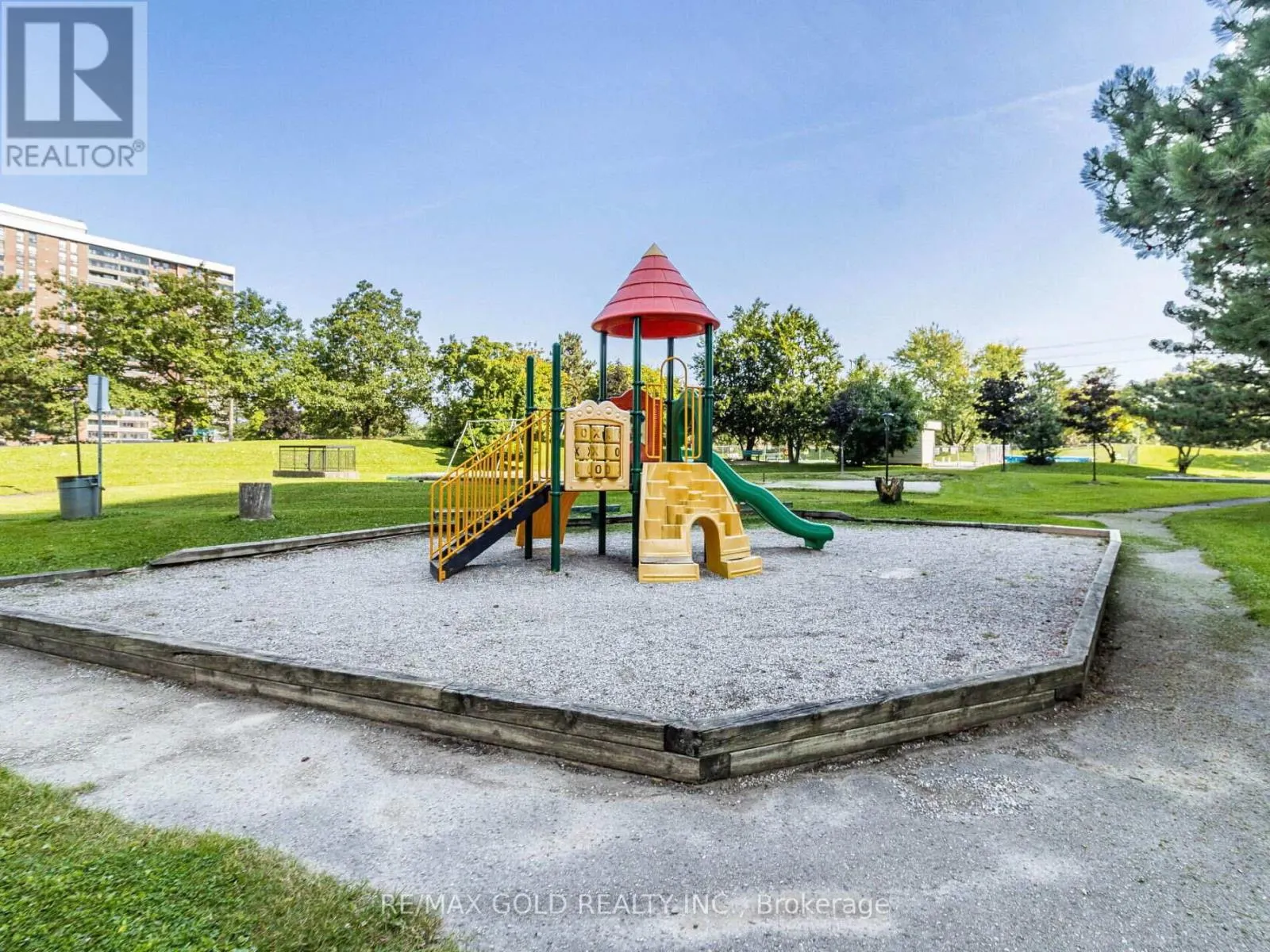 1010 - 17 KNIGHTSBRIDGE ROAD