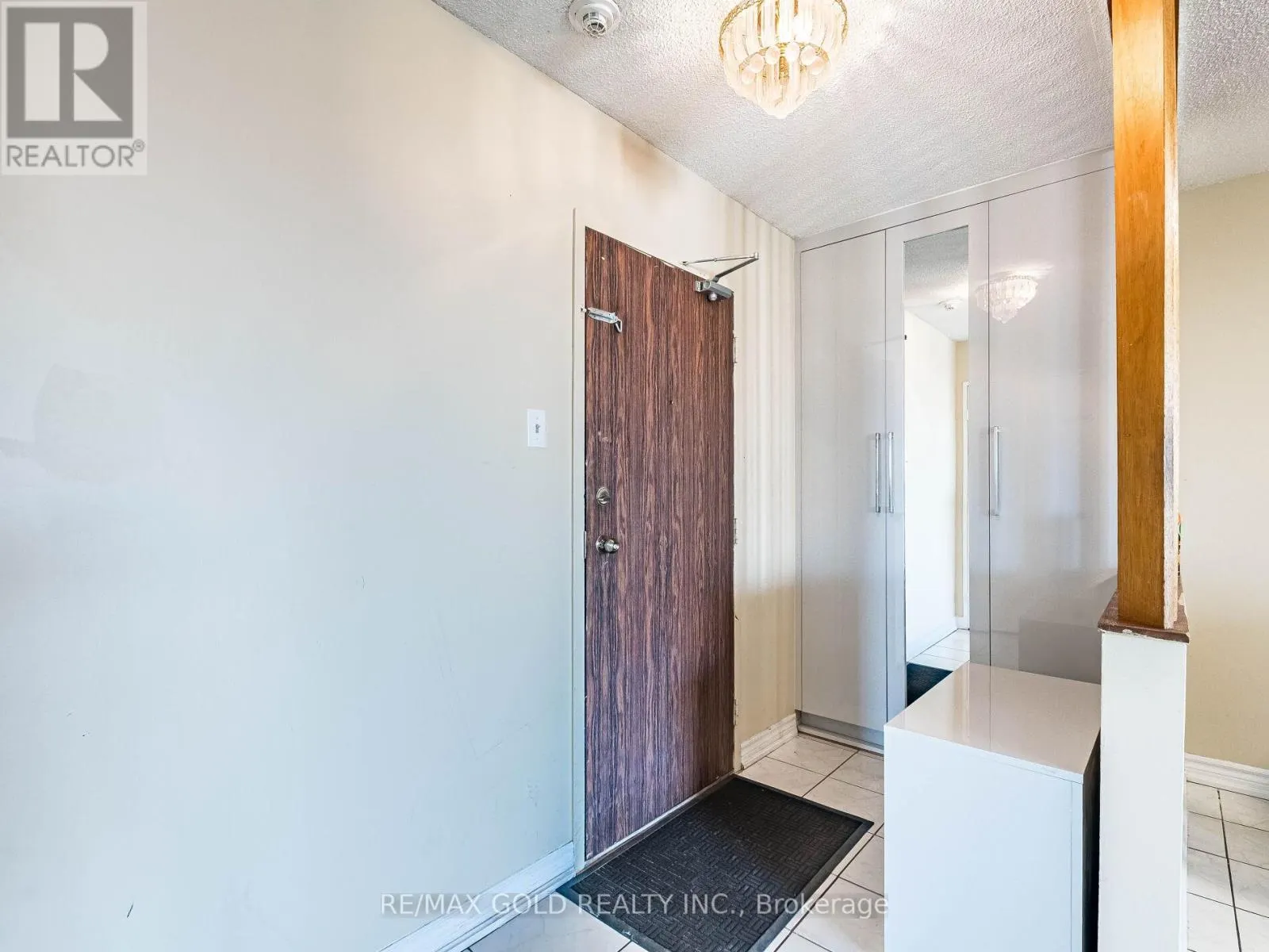 1010 - 17 KNIGHTSBRIDGE ROAD