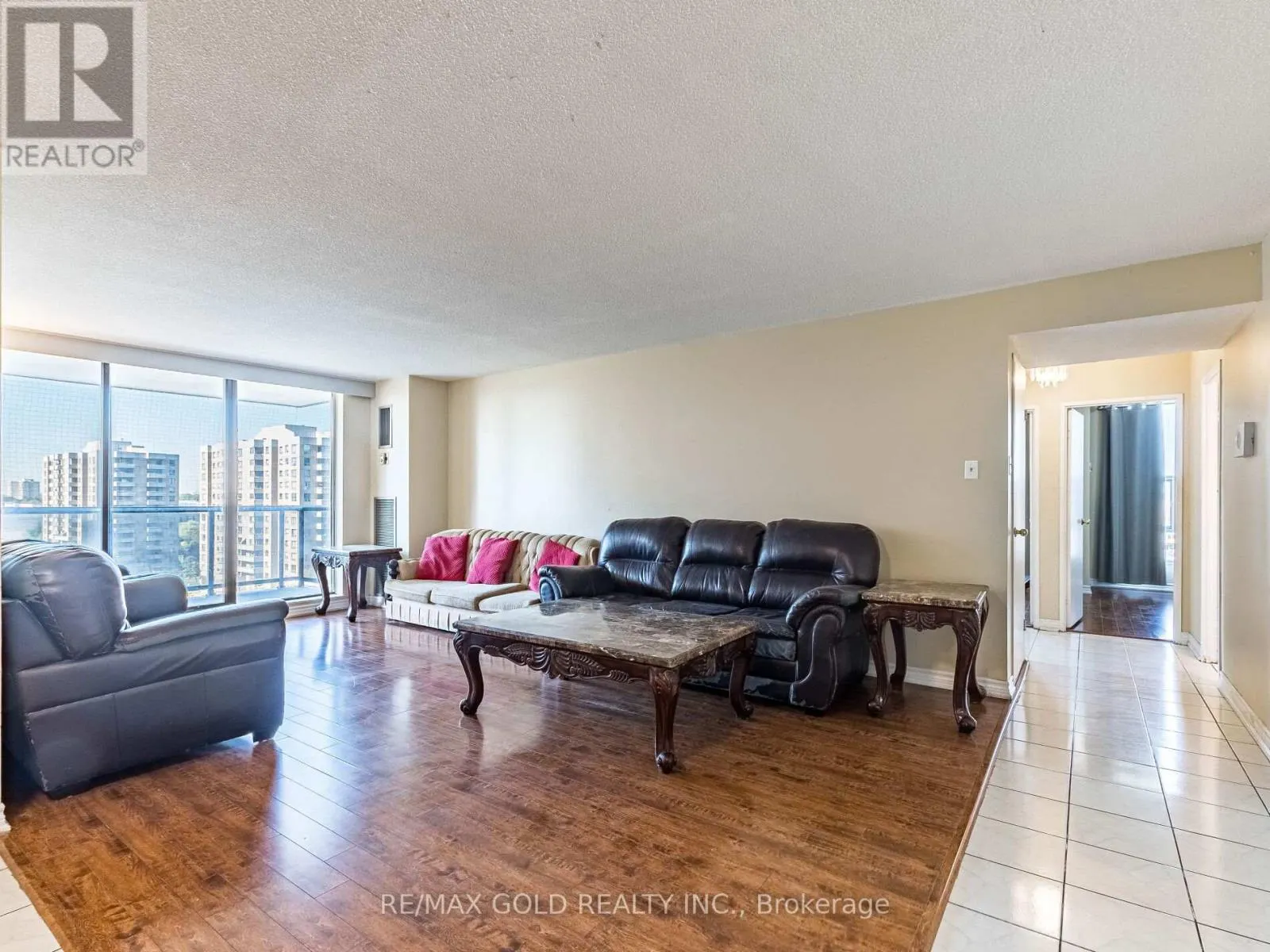 1010 - 17 KNIGHTSBRIDGE ROAD