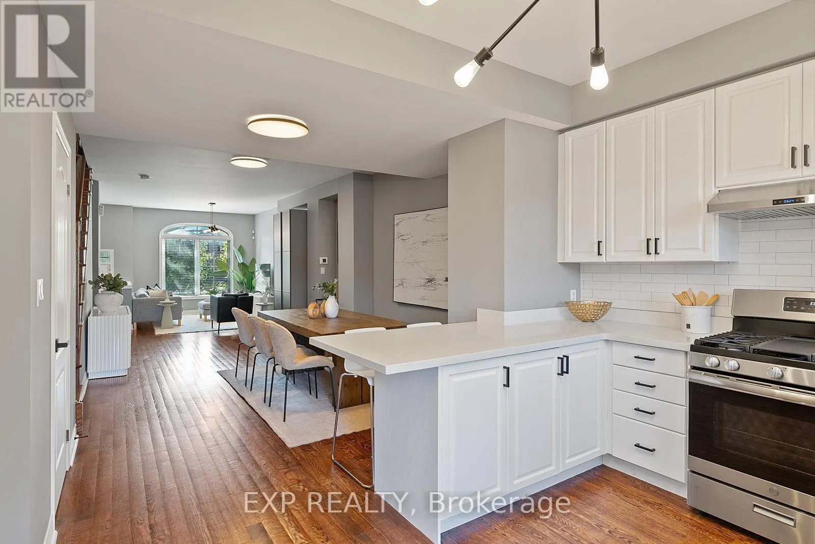 451 ROYAL YORK ROAD