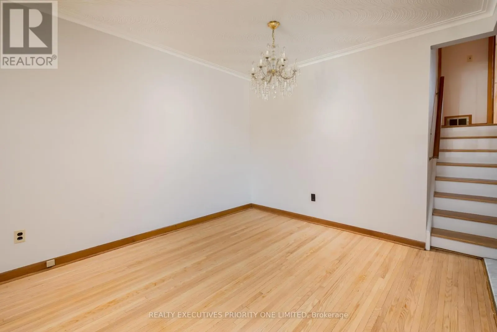 5 LANTOS COURT