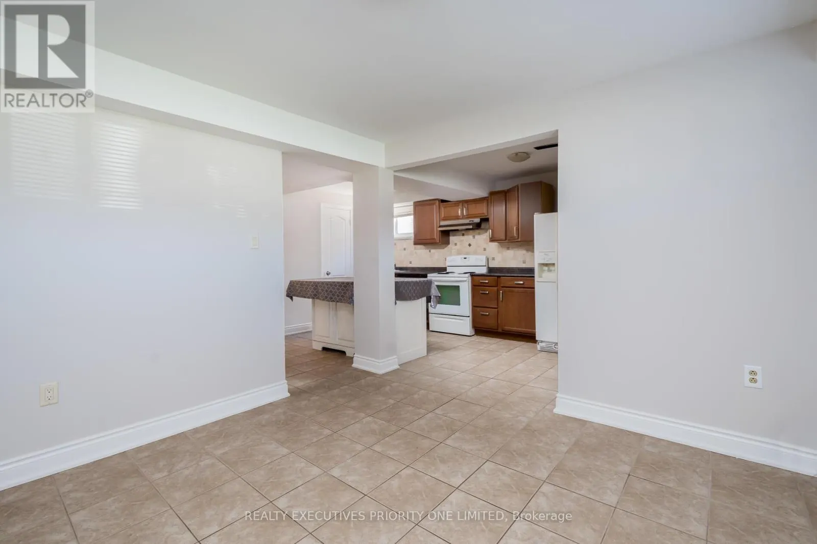 5 LANTOS COURT