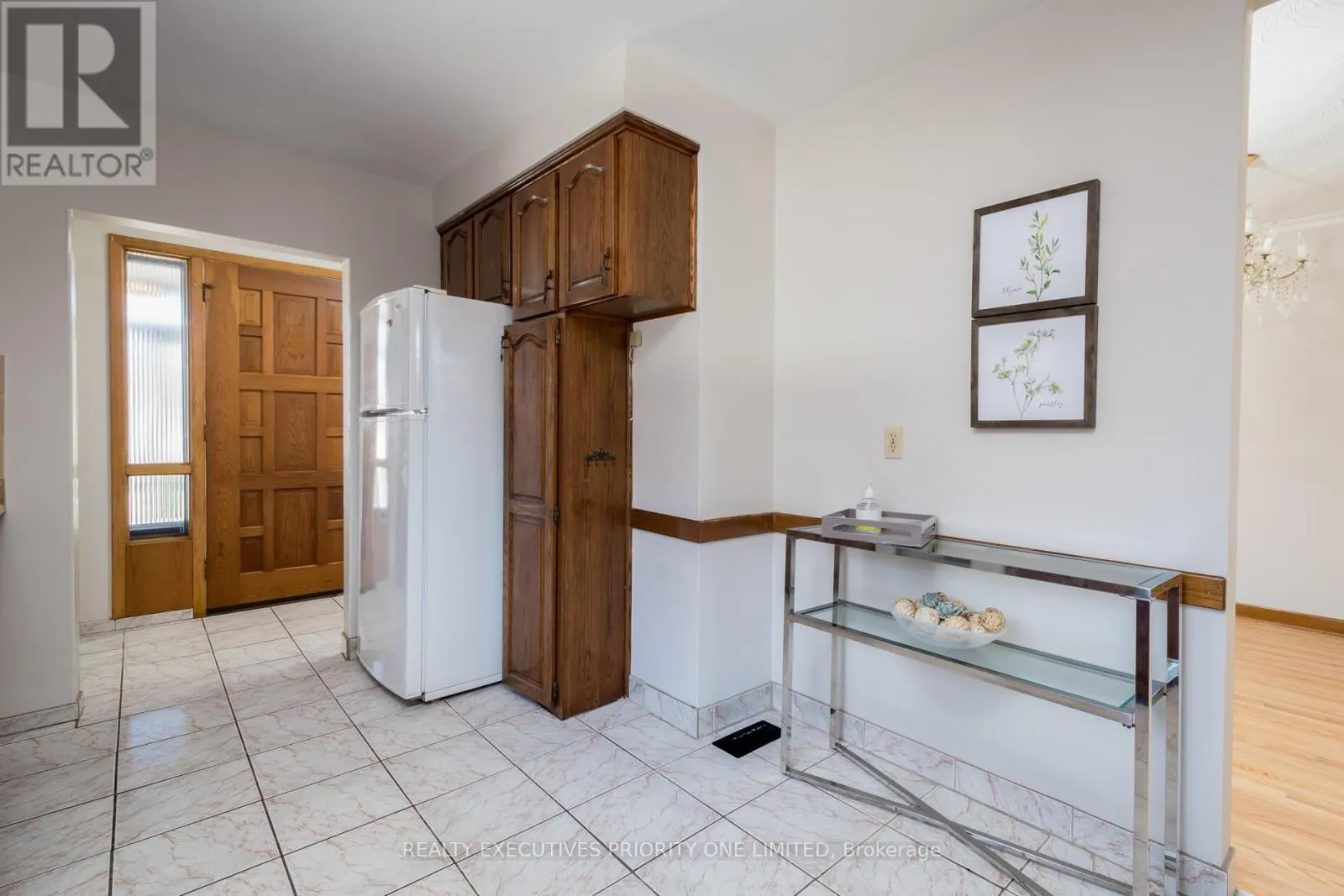 5 LANTOS COURT