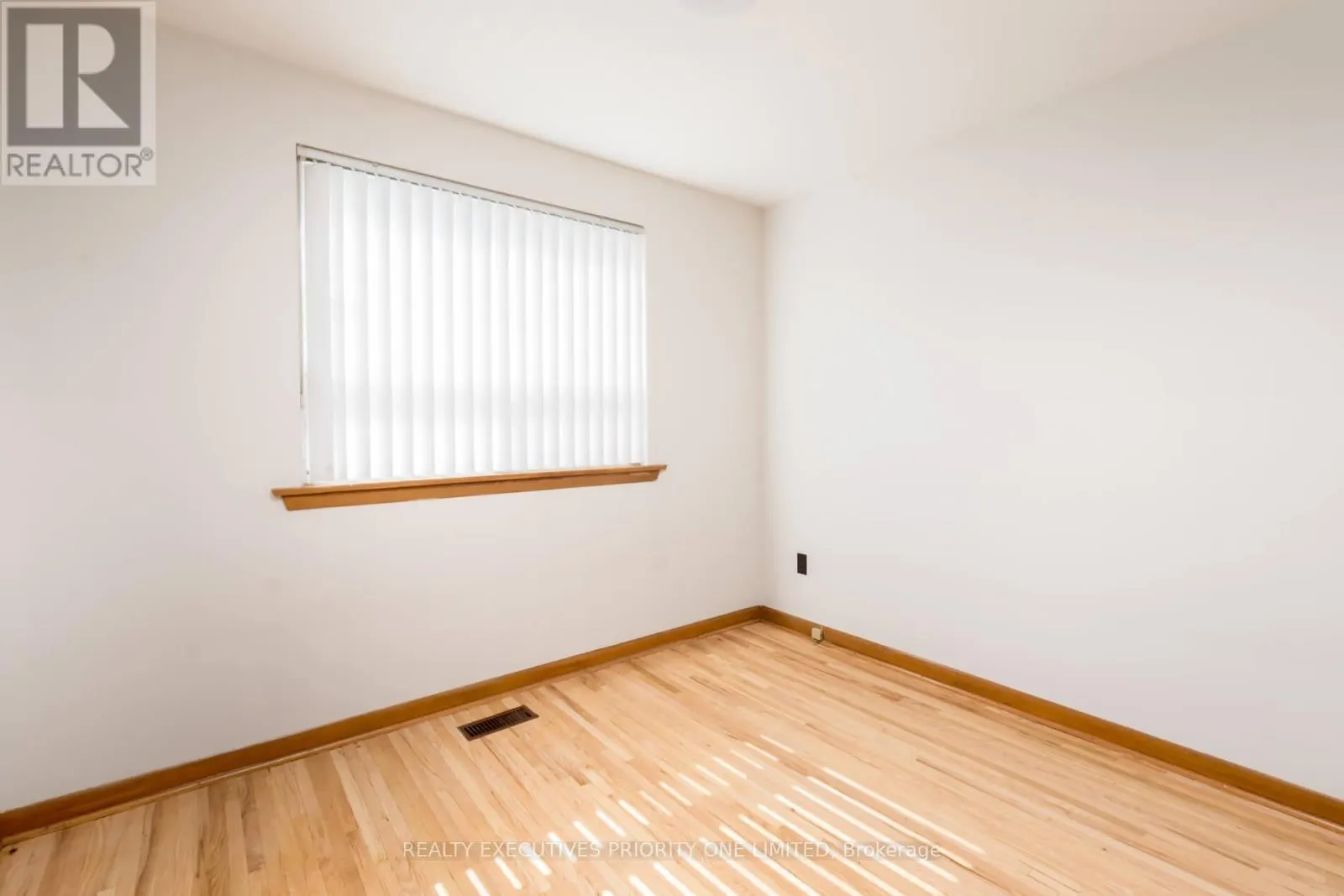 5 LANTOS COURT