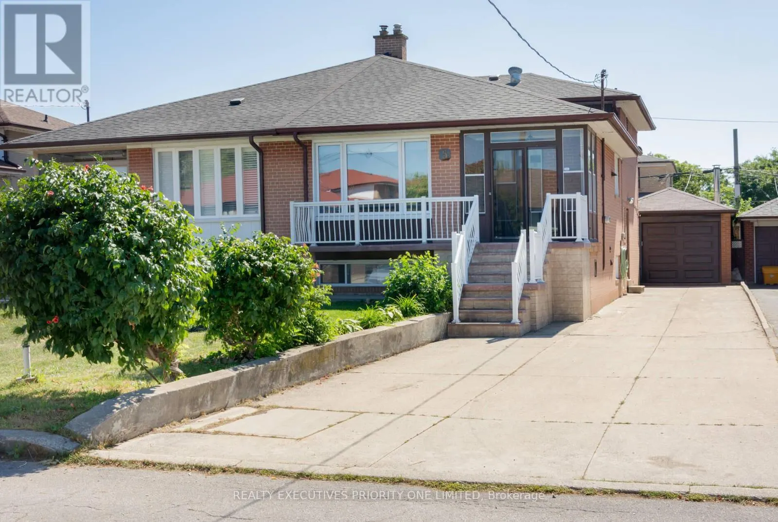 5 LANTOS COURT
