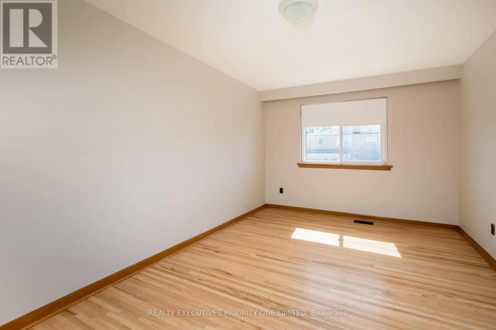 5 LANTOS COURT