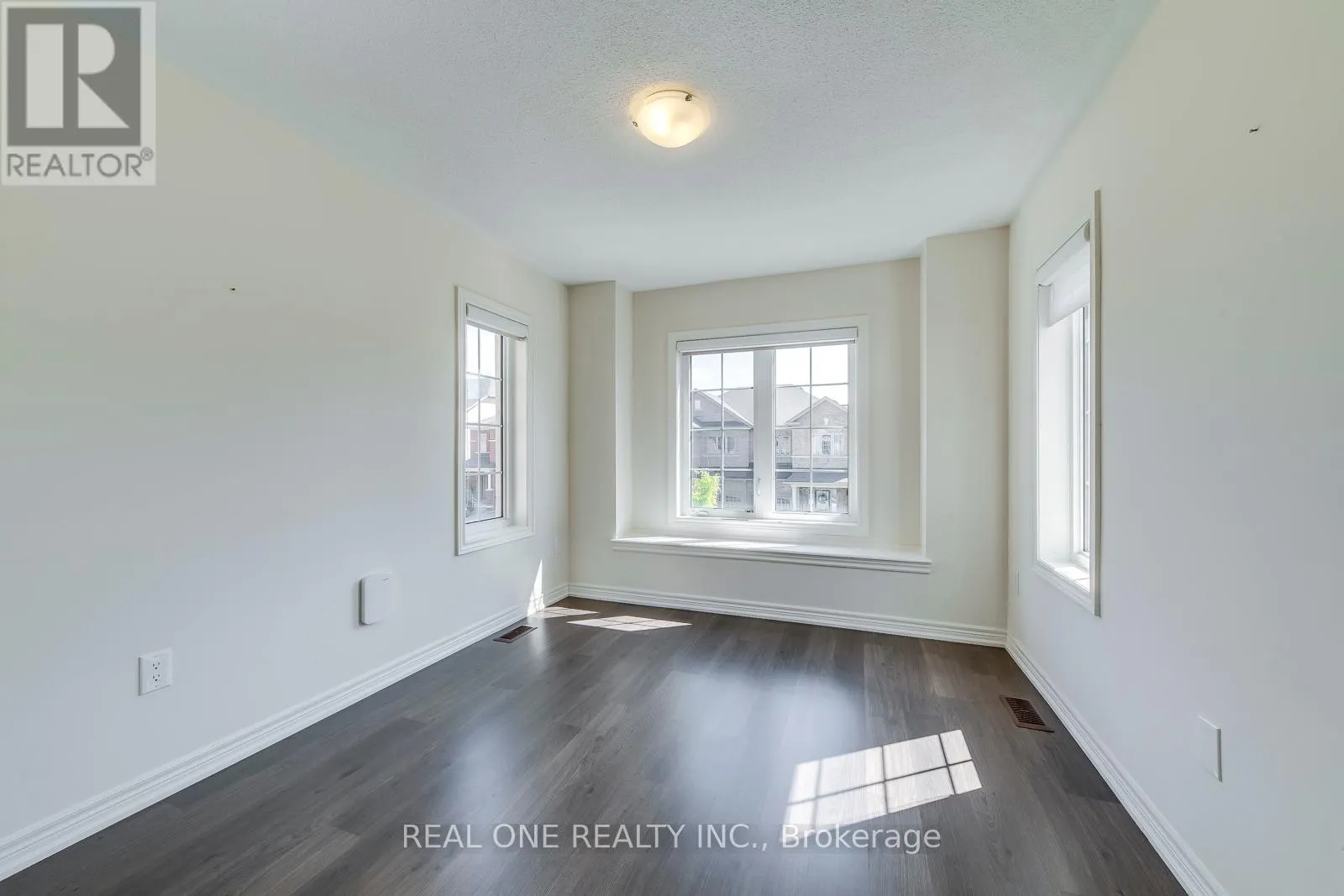 475 GEORGE RYAN AVENUE